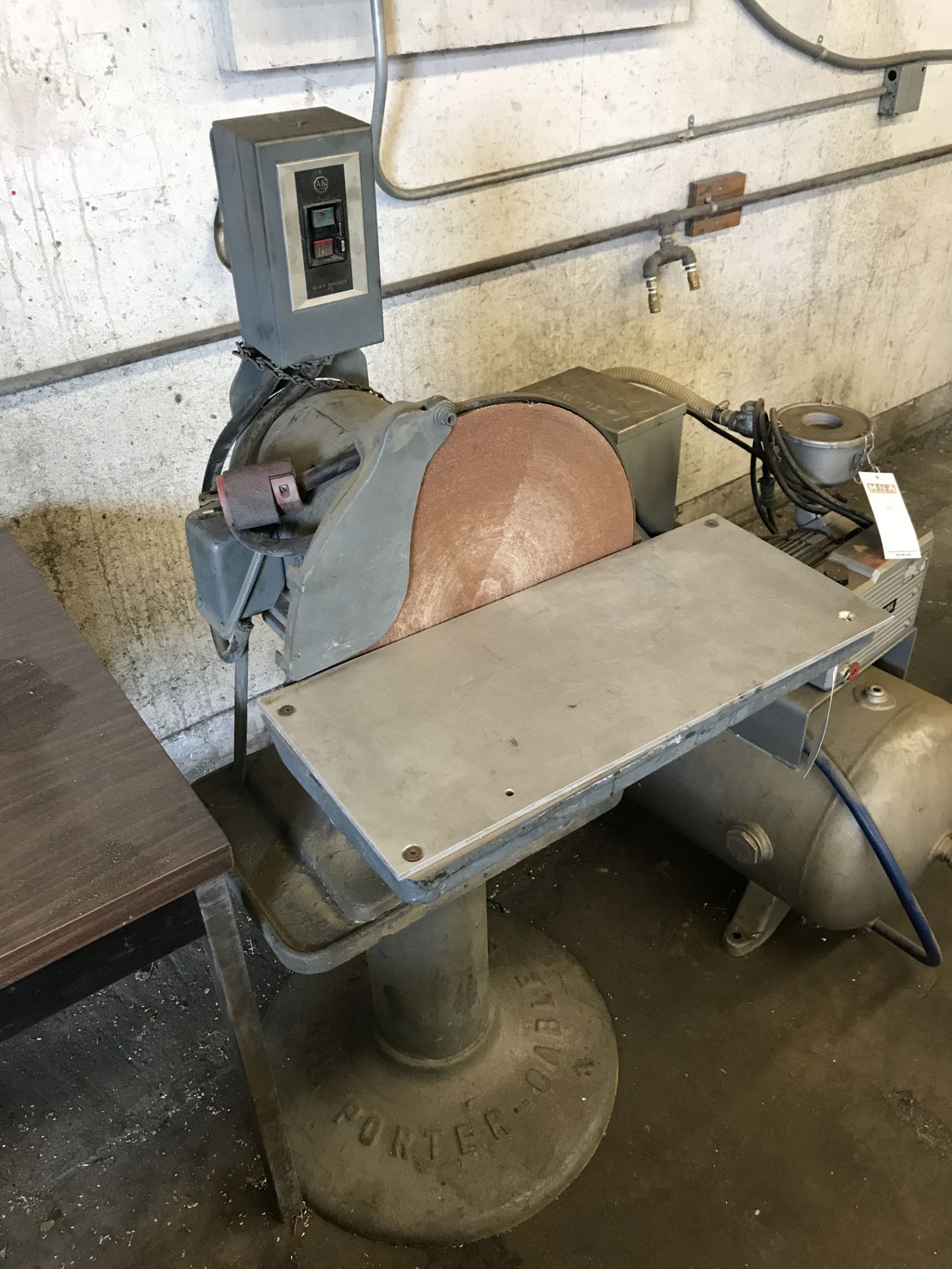 Porter Cable Disc Sander; Model D-1; 15" Disc; 21" x9" Tilting Table; - Image 4 of 4