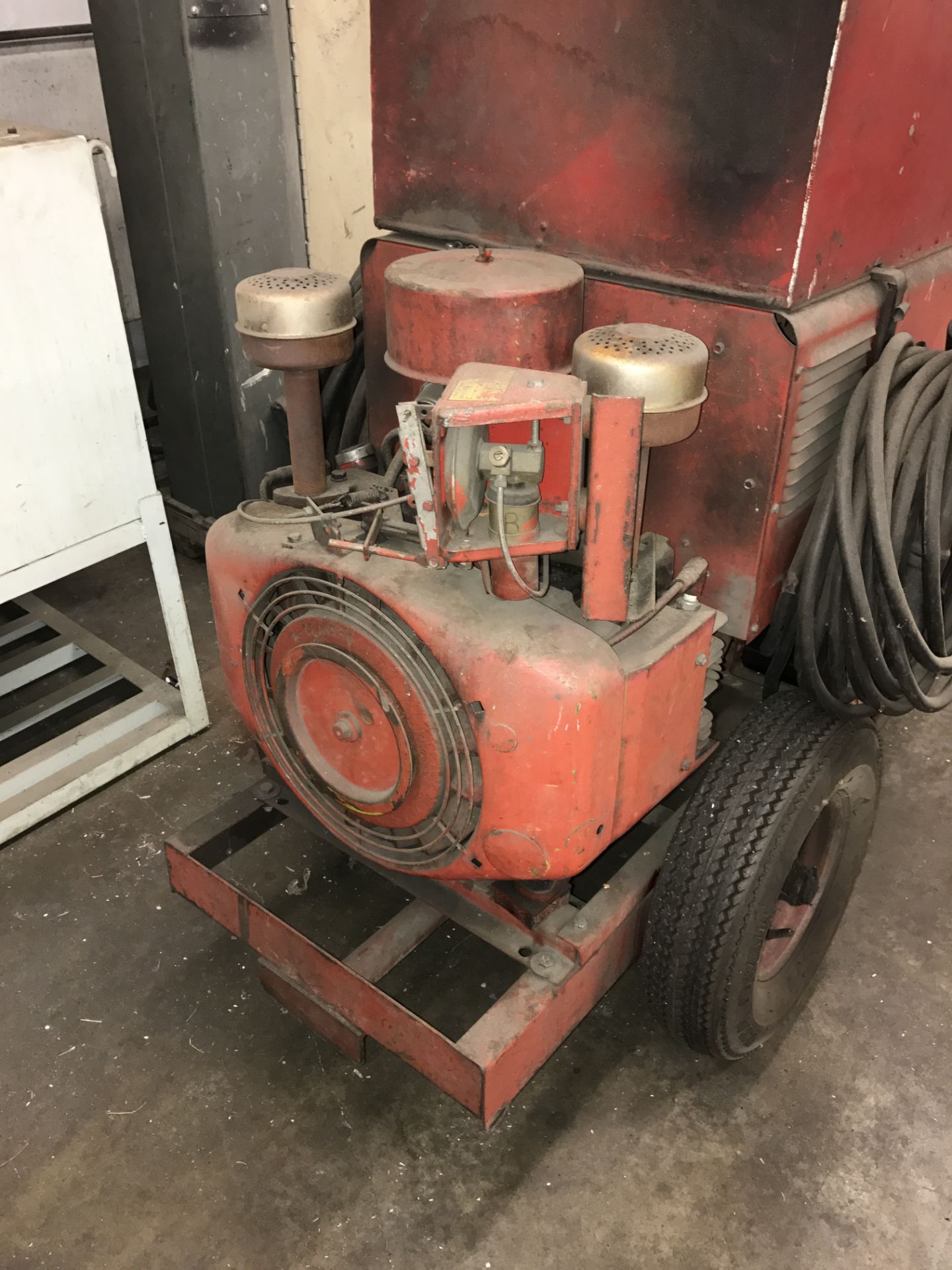 Lincoln Engine Driven Welder/Generator - Lincwelder 225; Model DC-225/3-AS; Gasoline Engine Driven - Image 4 of 5