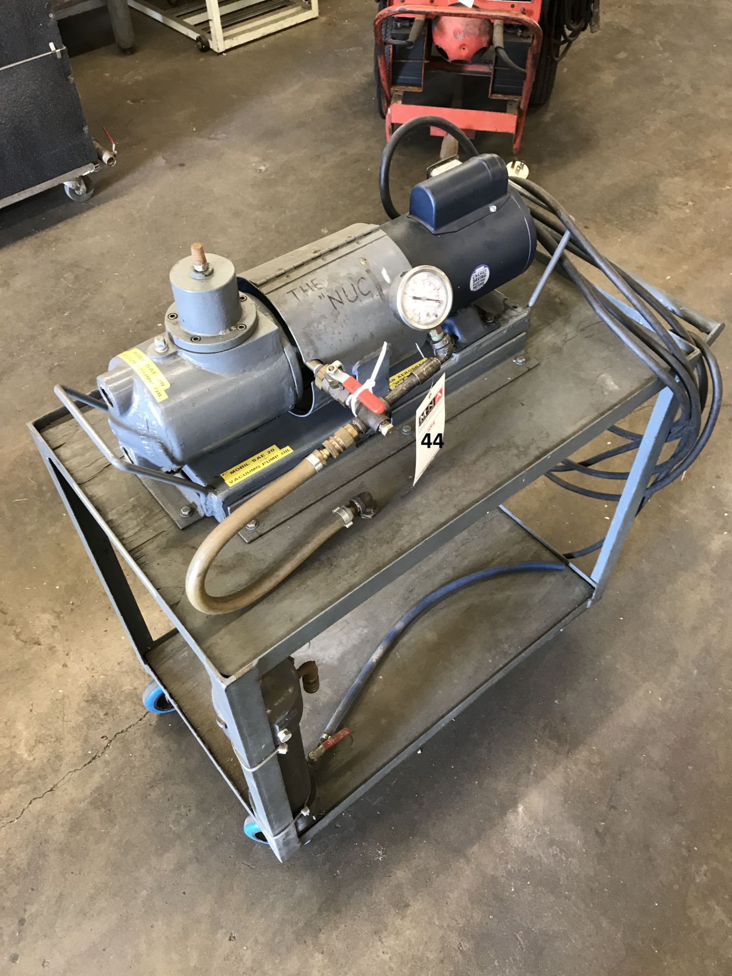 Portable Vacuum Pump Cart; Beach-Russ Co. Pump No. A2; Serial #635; 3/4HP 1725RPM motor; - Image 2 of 6