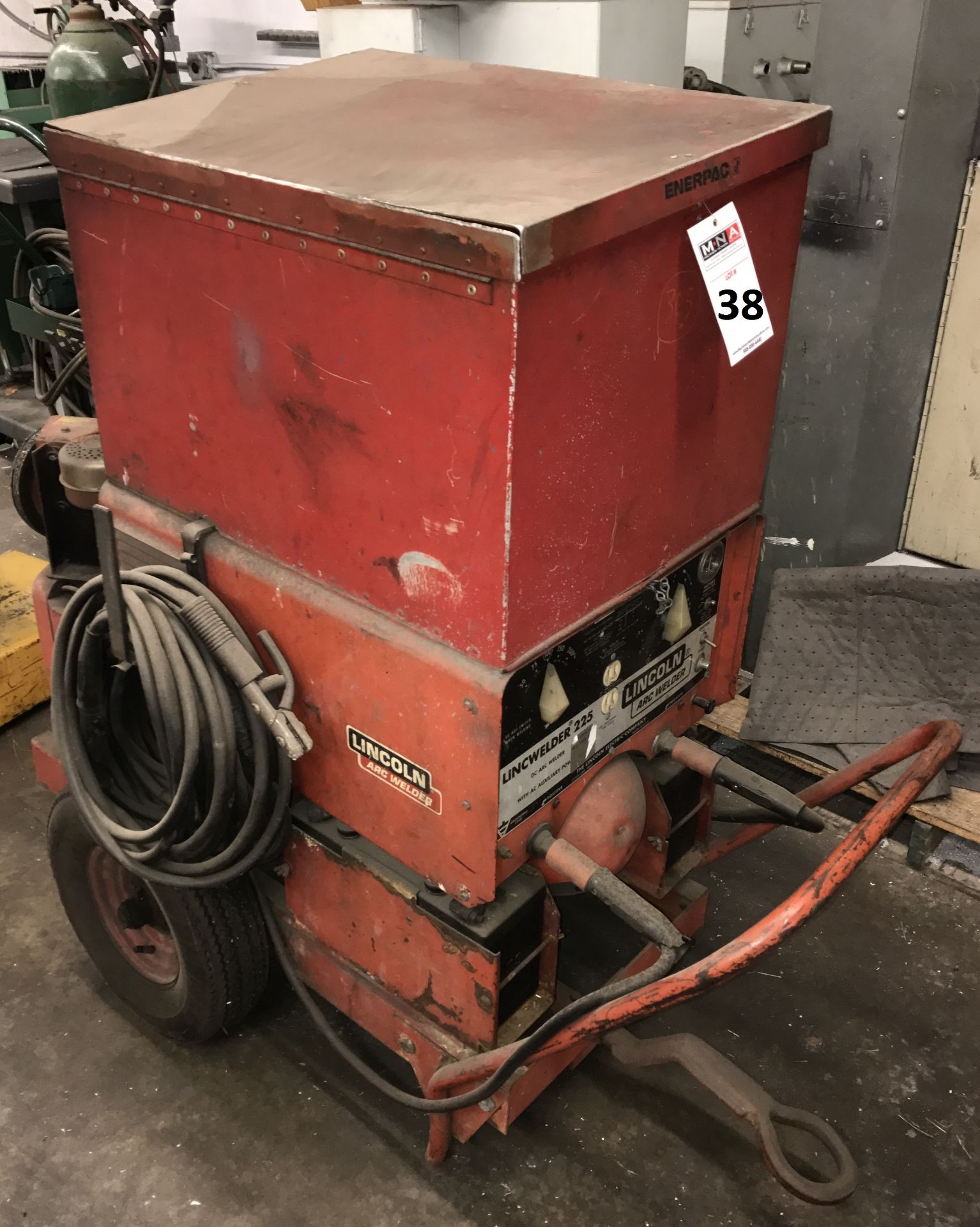 Lincoln Engine Driven Welder/Generator - Lincwelder 225; Model DC-225/3-AS; Gasoline Engine Driven - Image 2 of 5