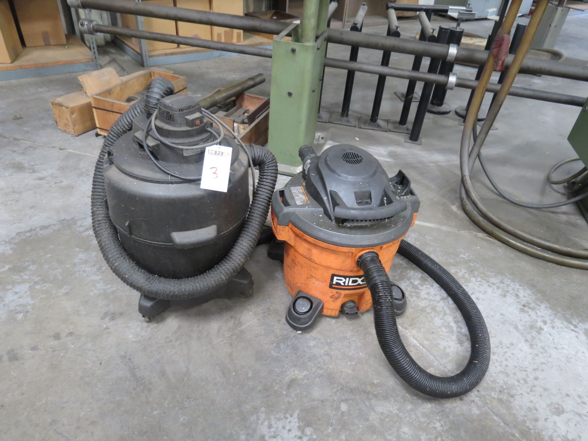 Vacuum cleaners - Image 2 of 2