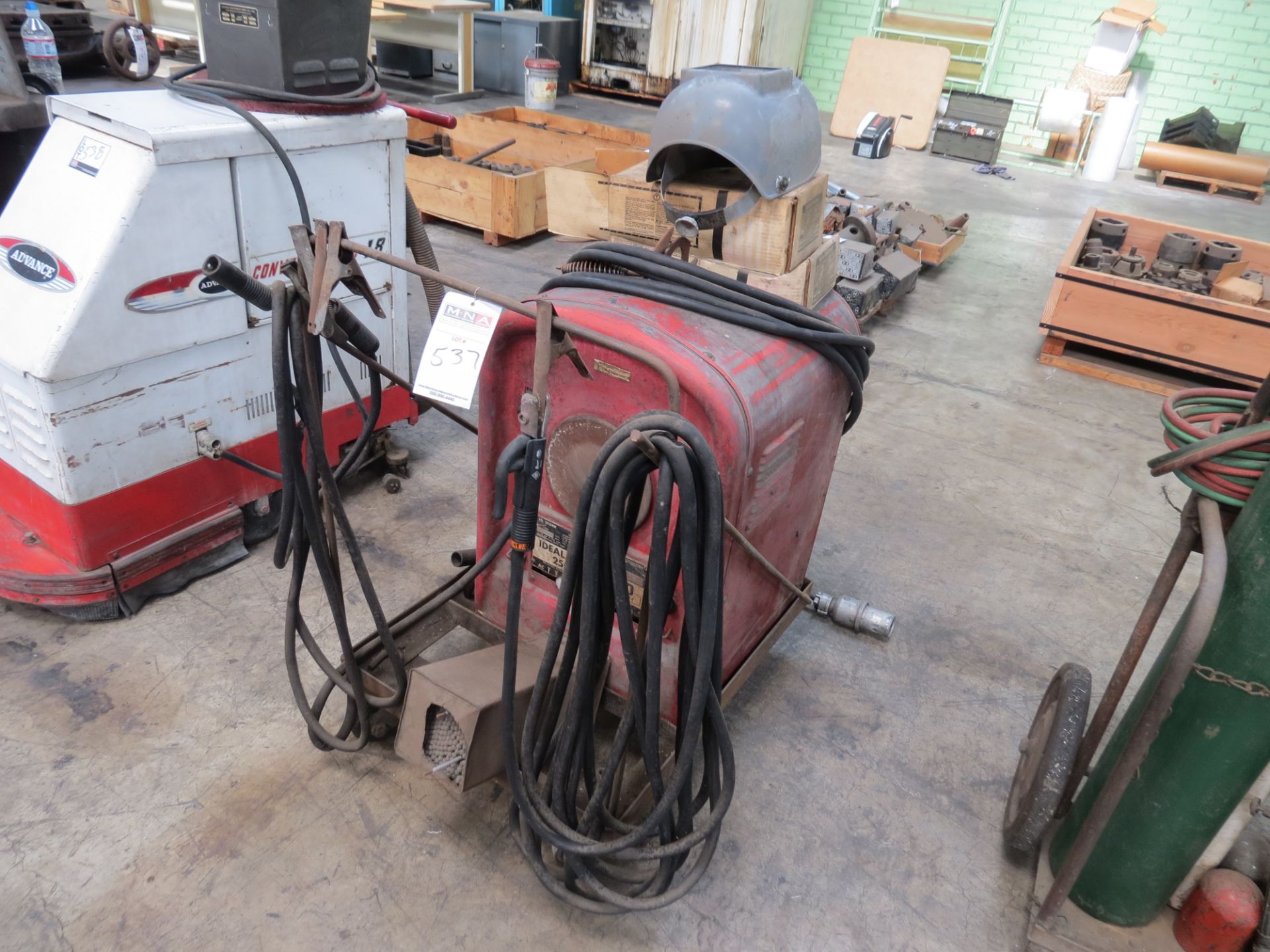 LINCOLN IDEALARC 250 WELDER