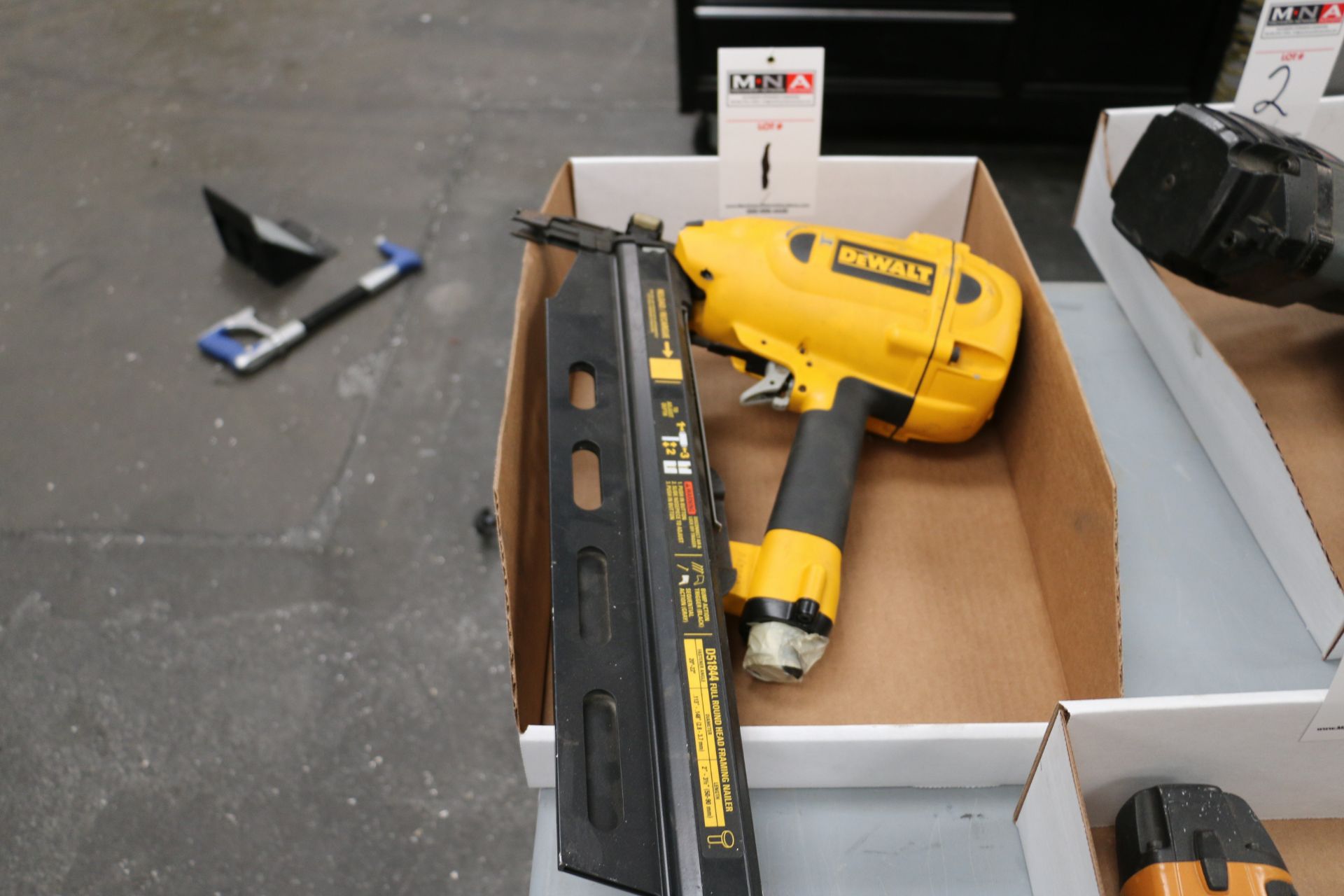 DEWALT NAIL GUN