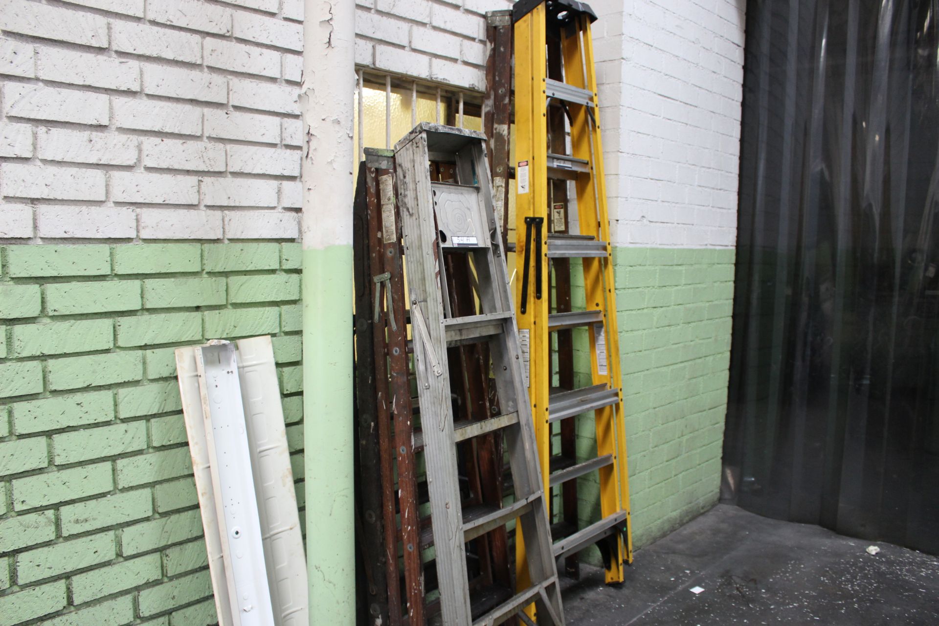 ASSORTED LADDERS - Image 3 of 3