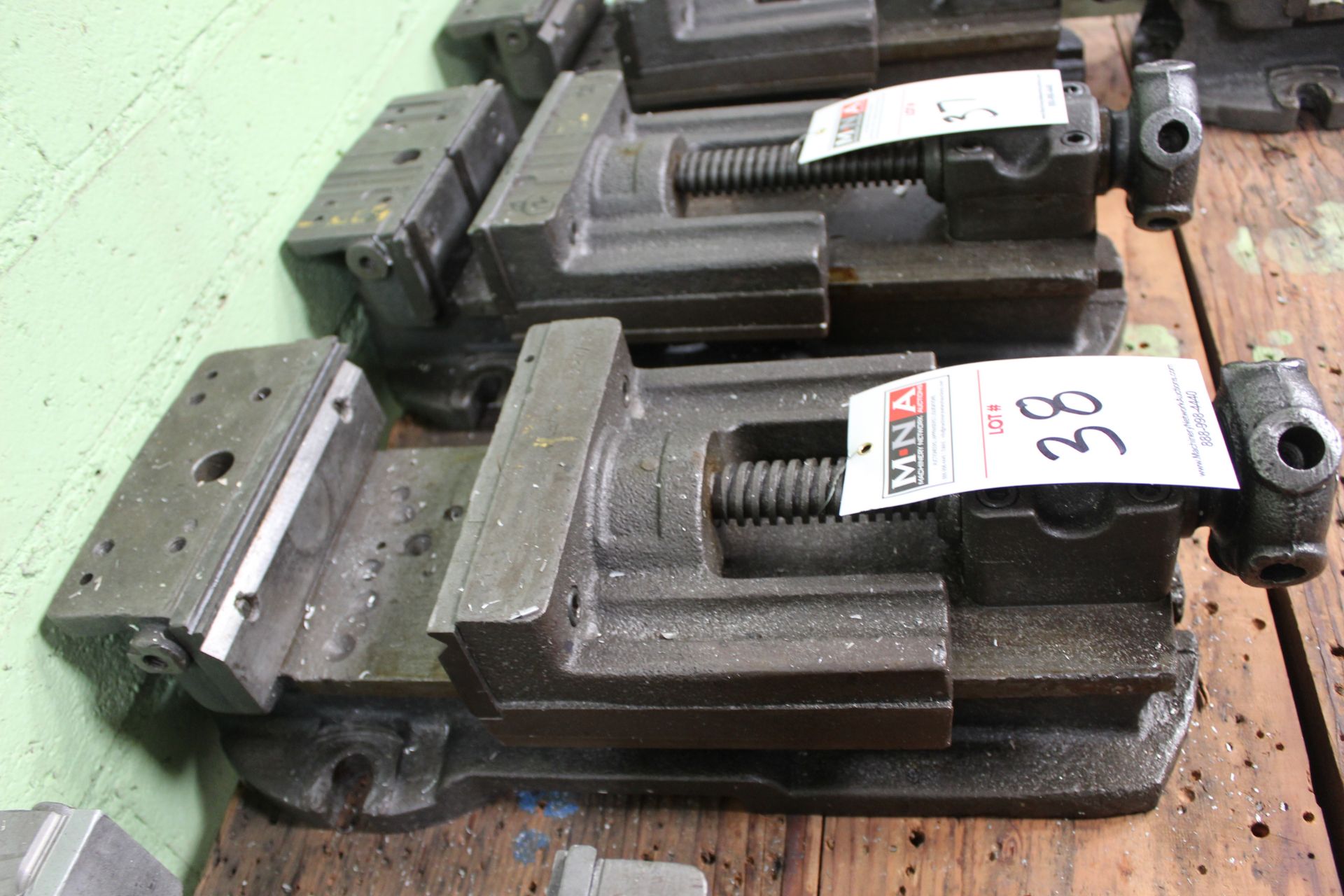 8 IN. MILL VISE - Image 3 of 3