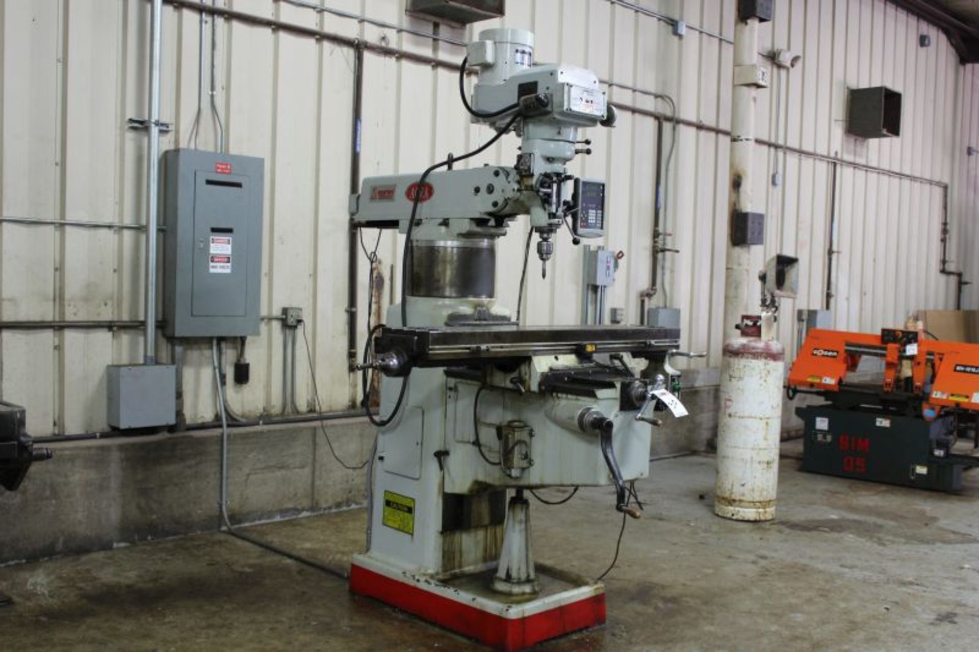 ACRA VERTICAL PRECISION MILLING MACHINE 10" X 54" TABLE MODEL NUMBER AM3VVV SERIAL NUMBER 0707686 W. - Image 3 of 9