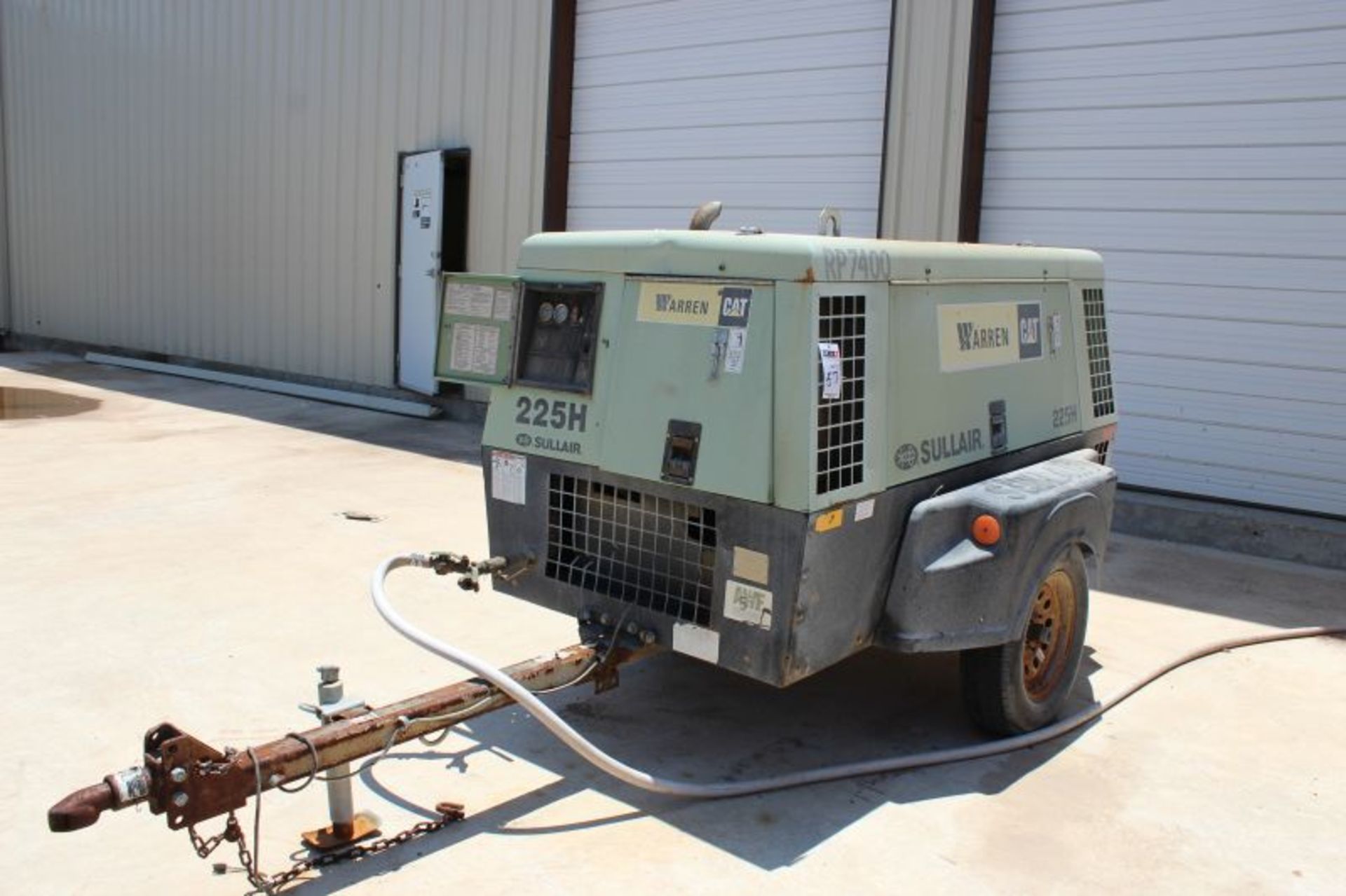 SULLAIR PORTABLE TOWABLE COMPRESSOR MODEL NUMBER 225H