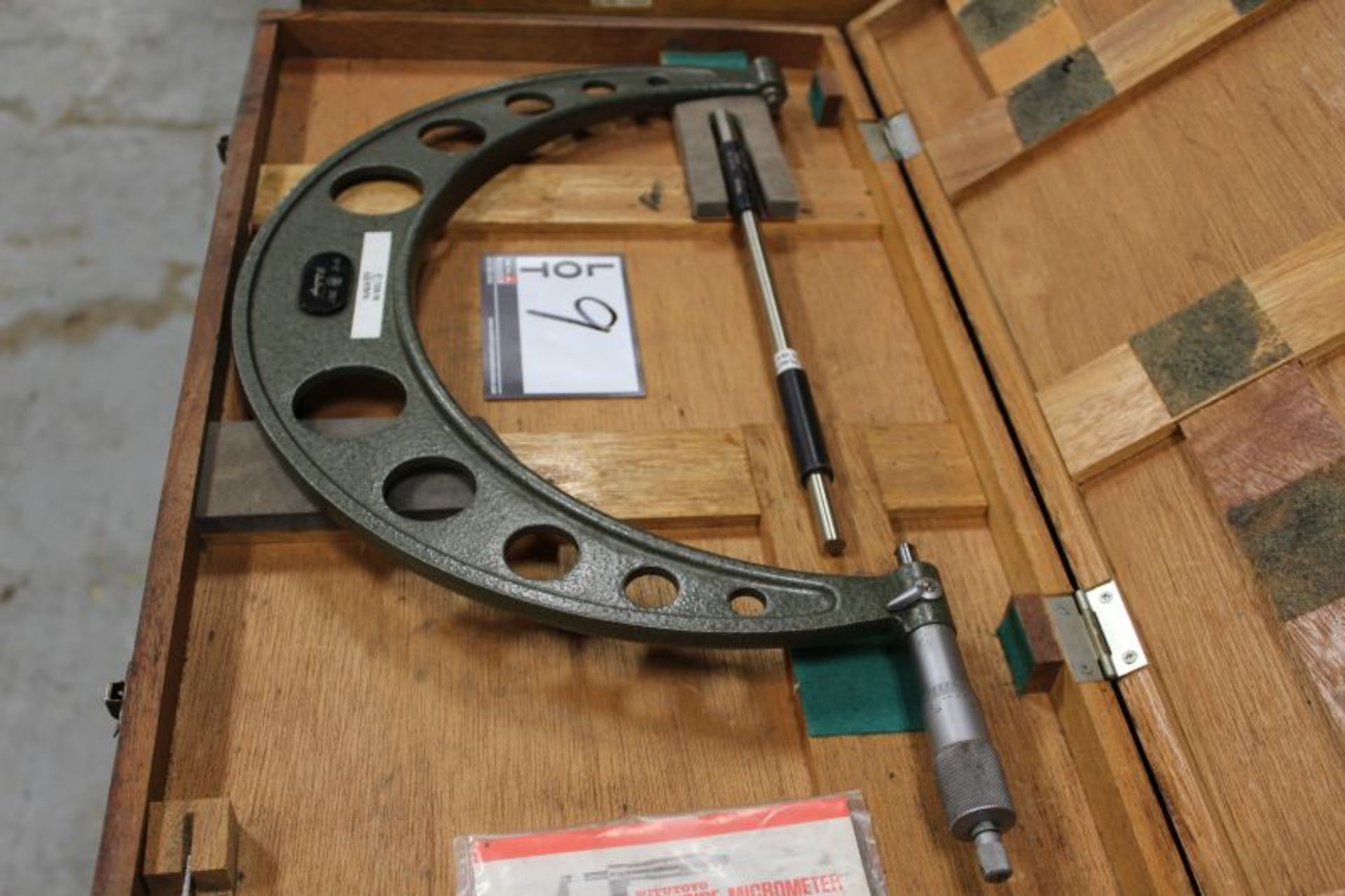 MITUTOYO 12" - 13" OUTSIDE MICROMETER - Image 3 of 4