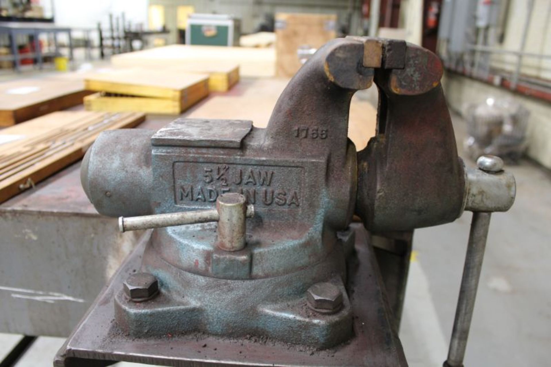 METAL WORK TABLE W. DELTA 6" VARIABLE SPEED GRINDER MODEL NUMBER GR275 SERIAL NUMBER 2007 36-XL & - Image 6 of 6