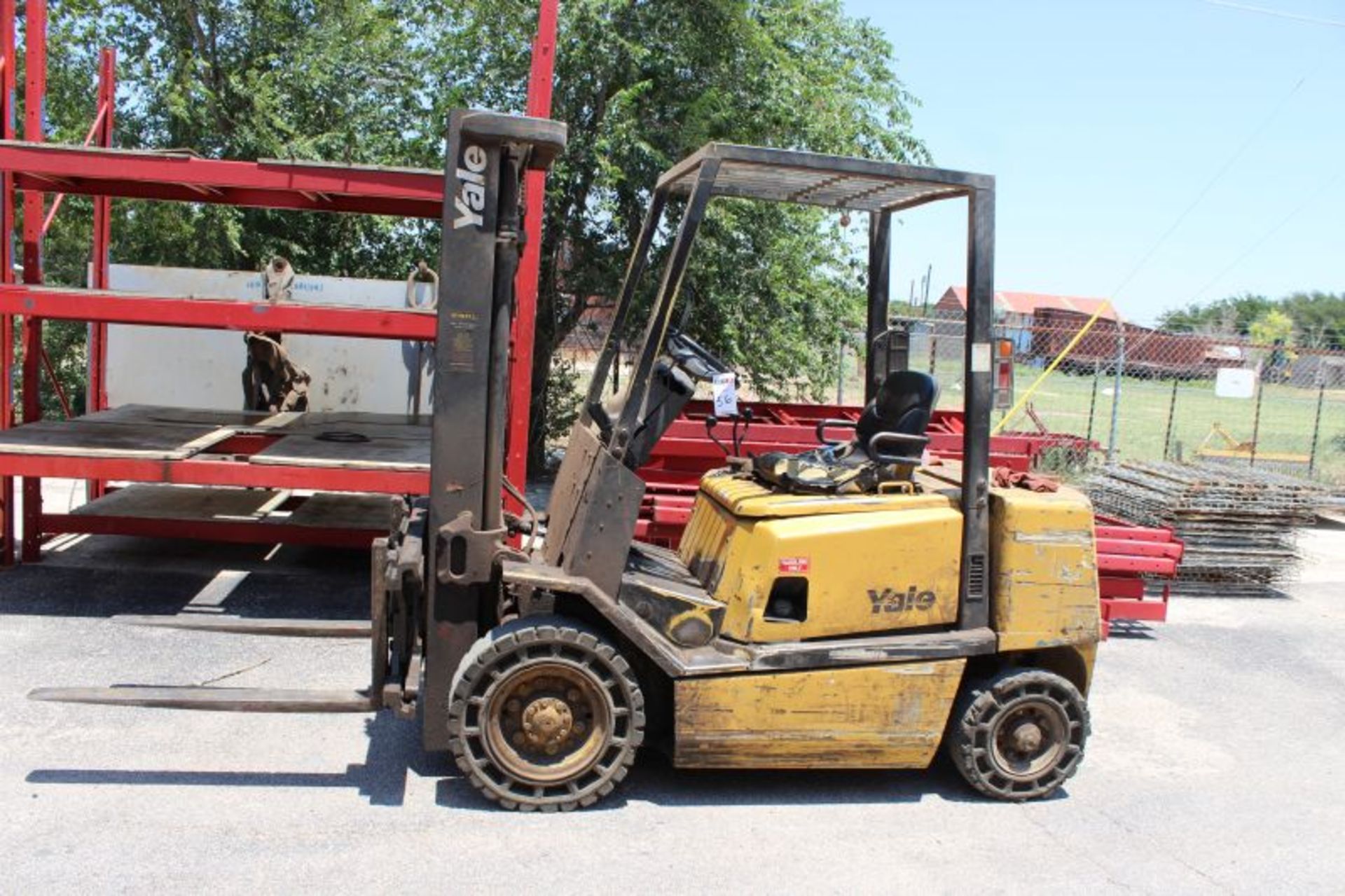 YALE 5,000 LB DIESEL FORKLIFT MODEL NUMBER GP050TGNUAE086 SERIAL NUMBER E177B22360V