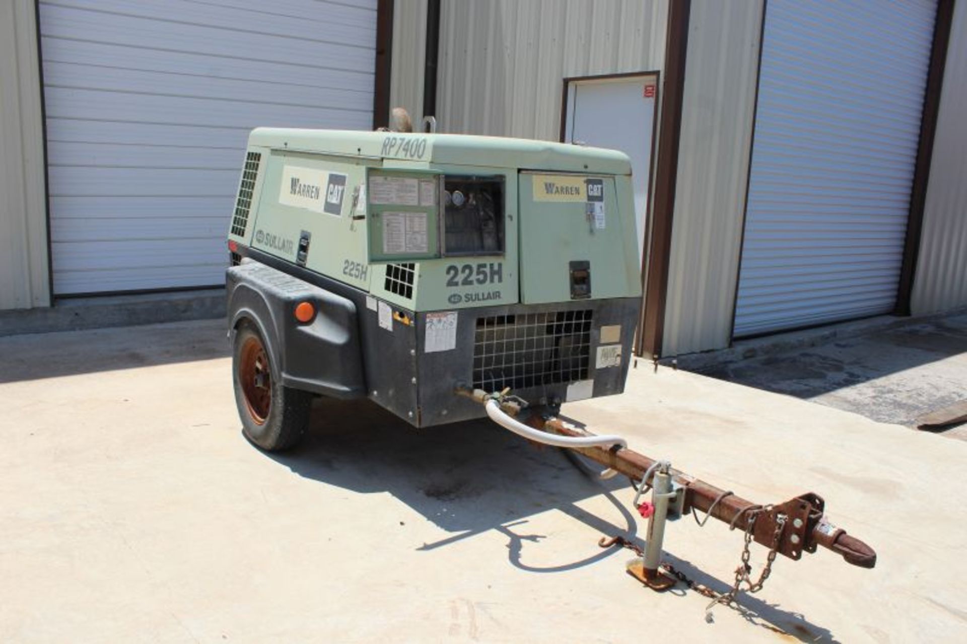 SULLAIR PORTABLE TOWABLE COMPRESSOR MODEL NUMBER 225H - Image 5 of 6