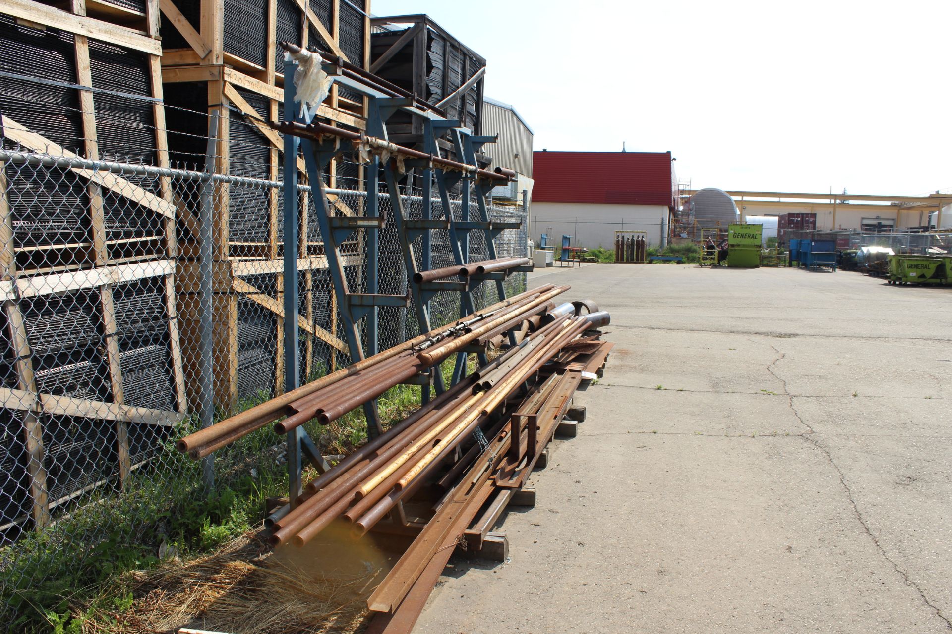 METAL RACK WITH BAR STOCK, AND METAL SCRAP - Image 5 of 6