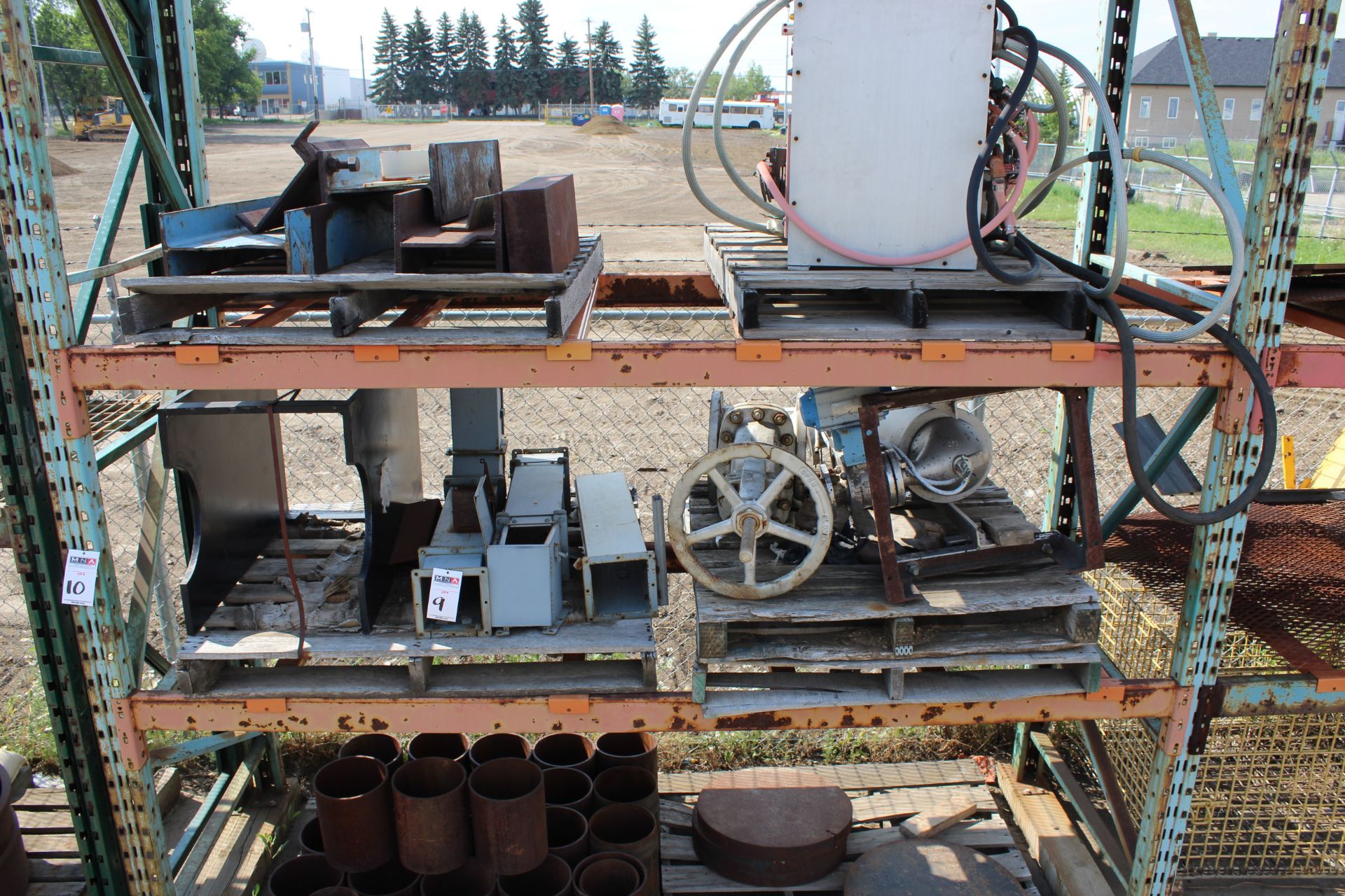 ASSORTED METAL PLATES, MISC. HARDWARE, AND METAL SCRAP - Image 4 of 8