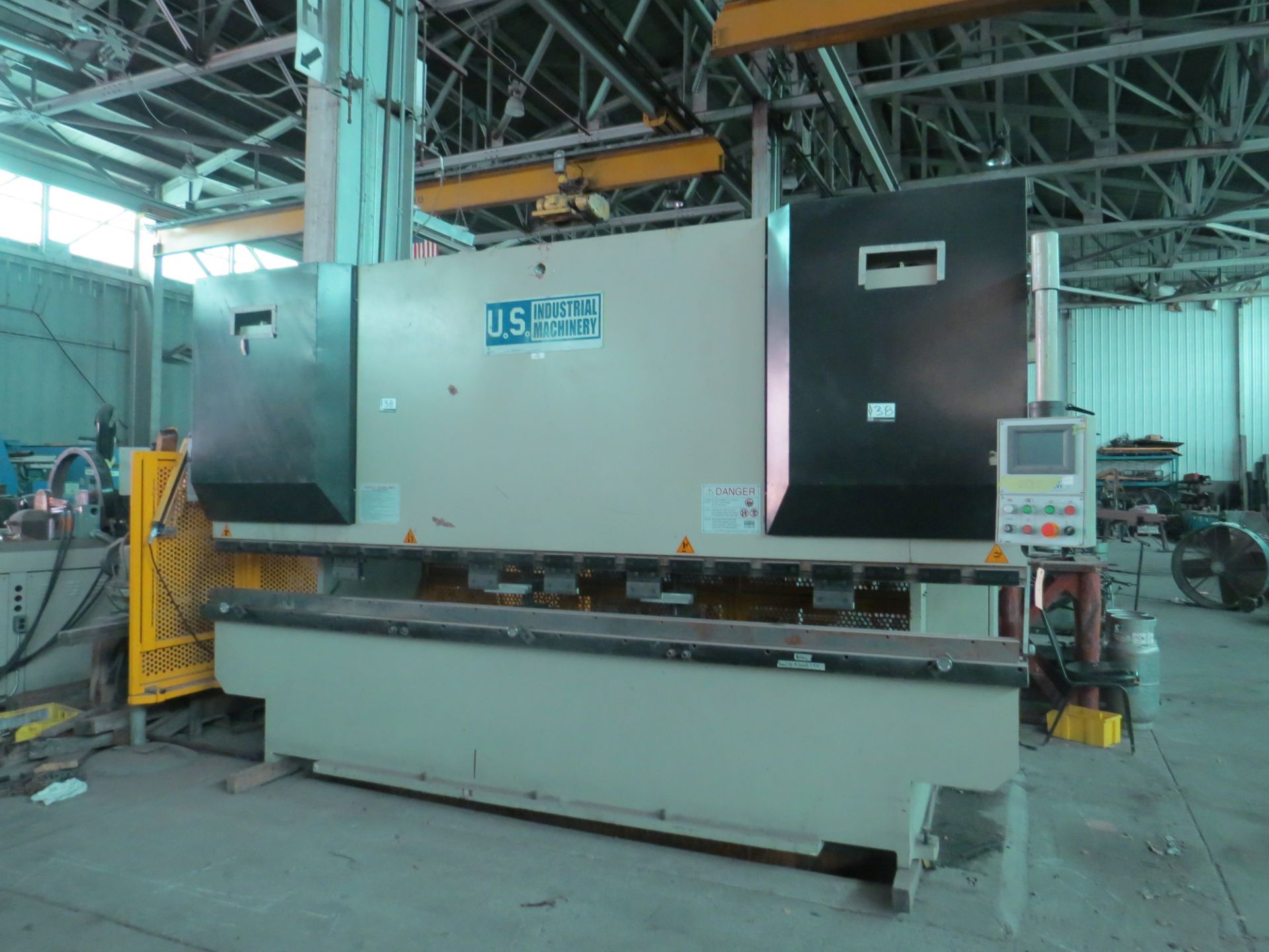 U-S Industrial Machinery 12 FT 155 Ton Hydraulic Press Brake w/ Back Gages w/ Light Curtains - Image 3 of 11