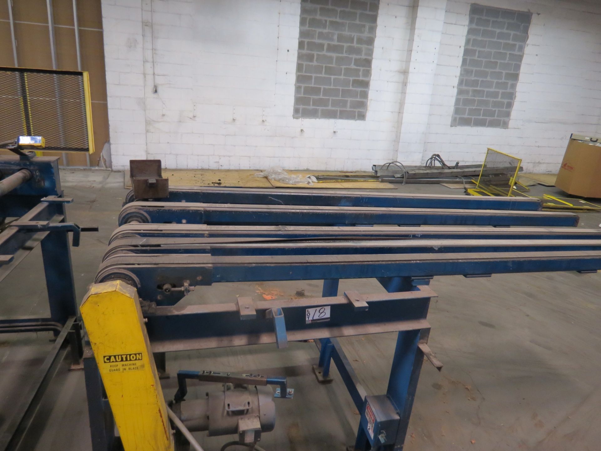 Part Conveyor and Manipulator, 40'' W x 108'' L wrok area, 5 belts, 1 HP motor - Image 3 of 4