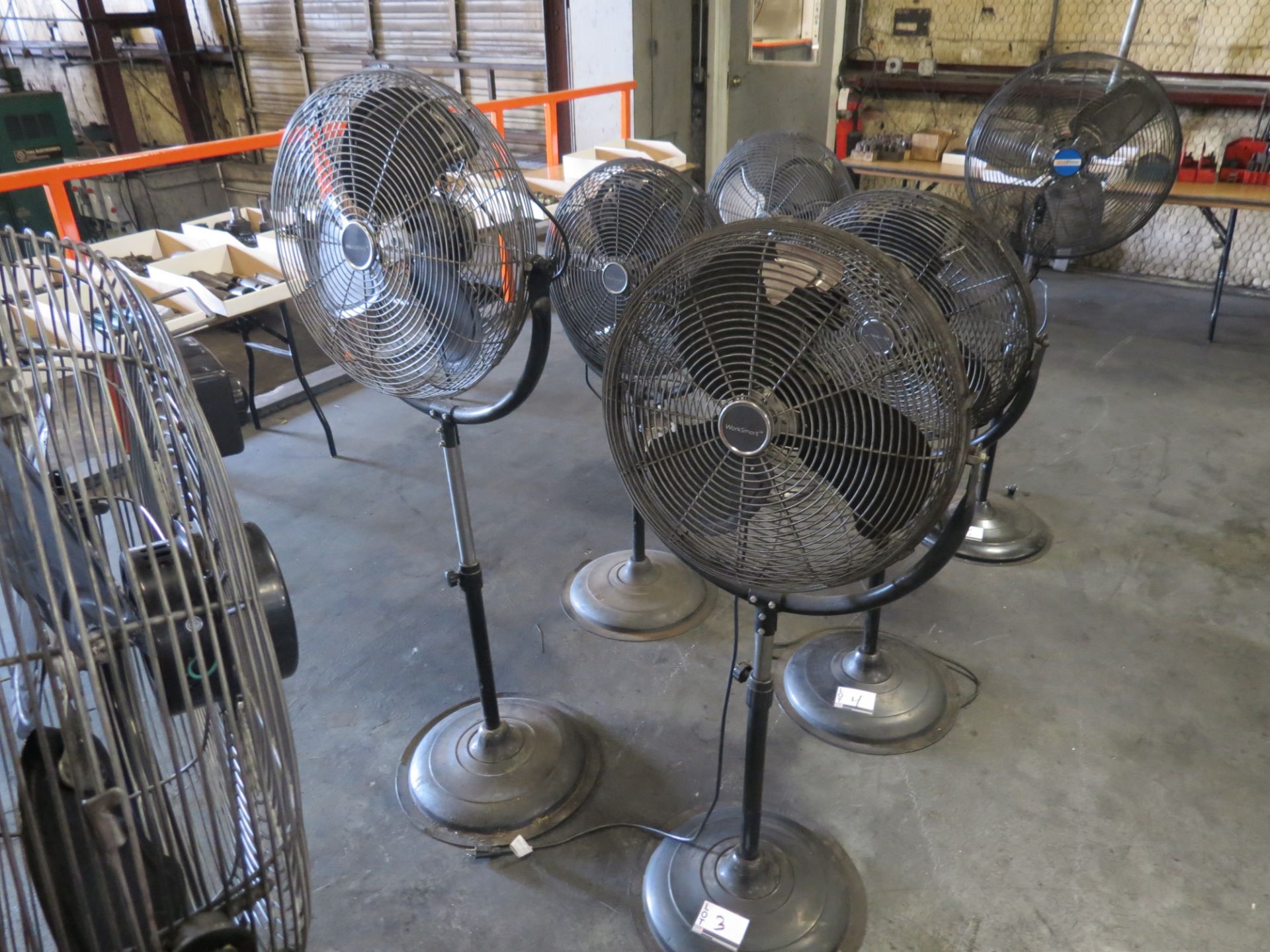 WORKSMART 18" PORTABLE FANS - Image 2 of 2