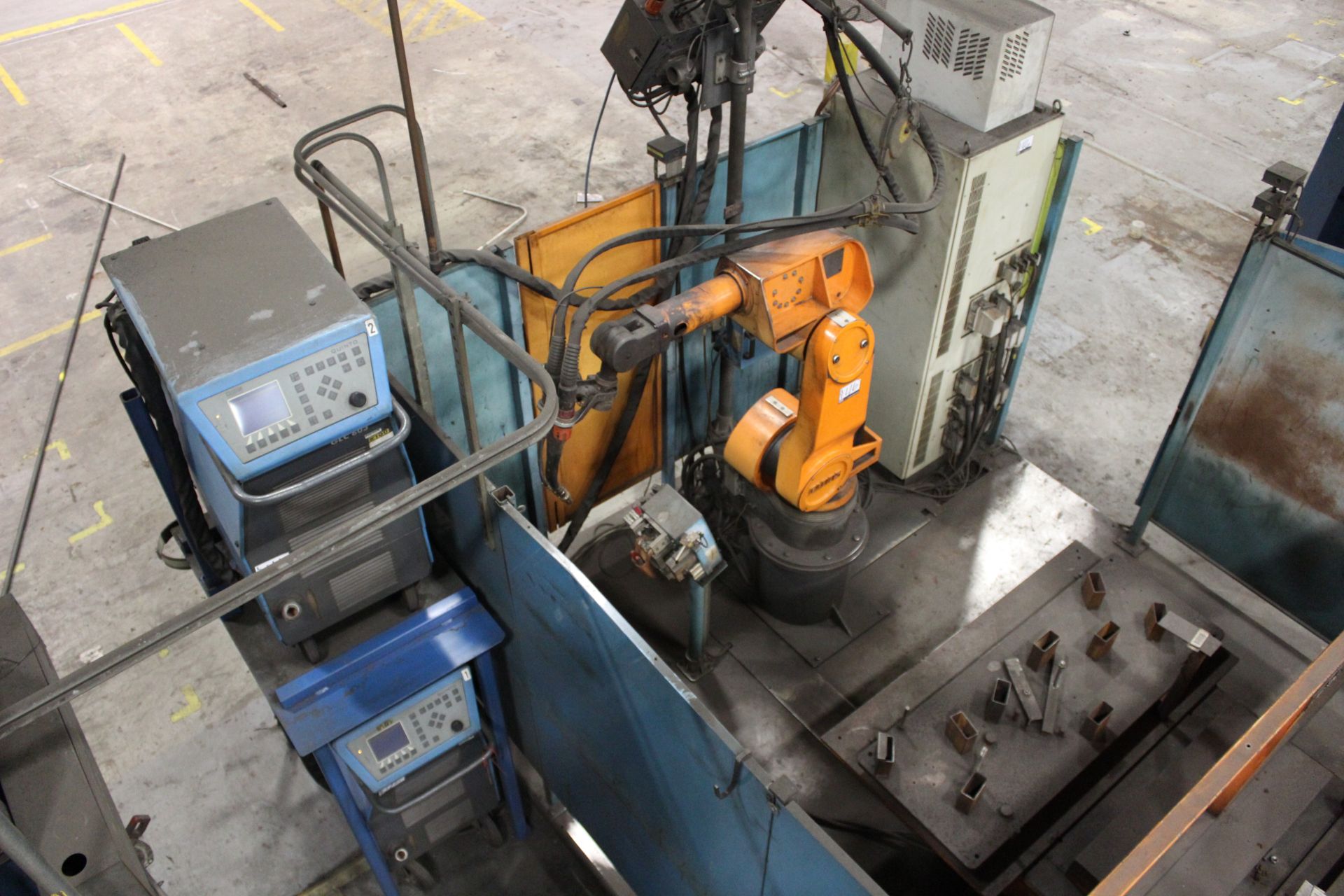 CLOOS ROMAT 320 ROBOTIC WELDING CELL NEW 2002 WITH SAFTEY SENSORS S/N 8363201 - Image 4 of 11