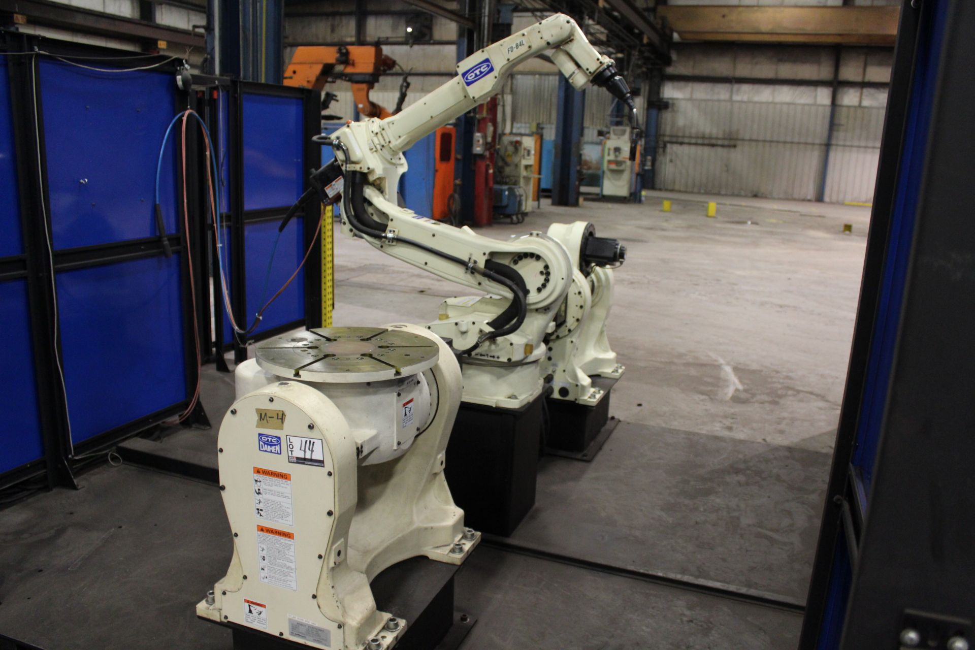 OTC ROBOTIC FUSION ARC 180L WELDING CELL NEW 2015 S/N 2L11230YZ5619507 - Image 4 of 7