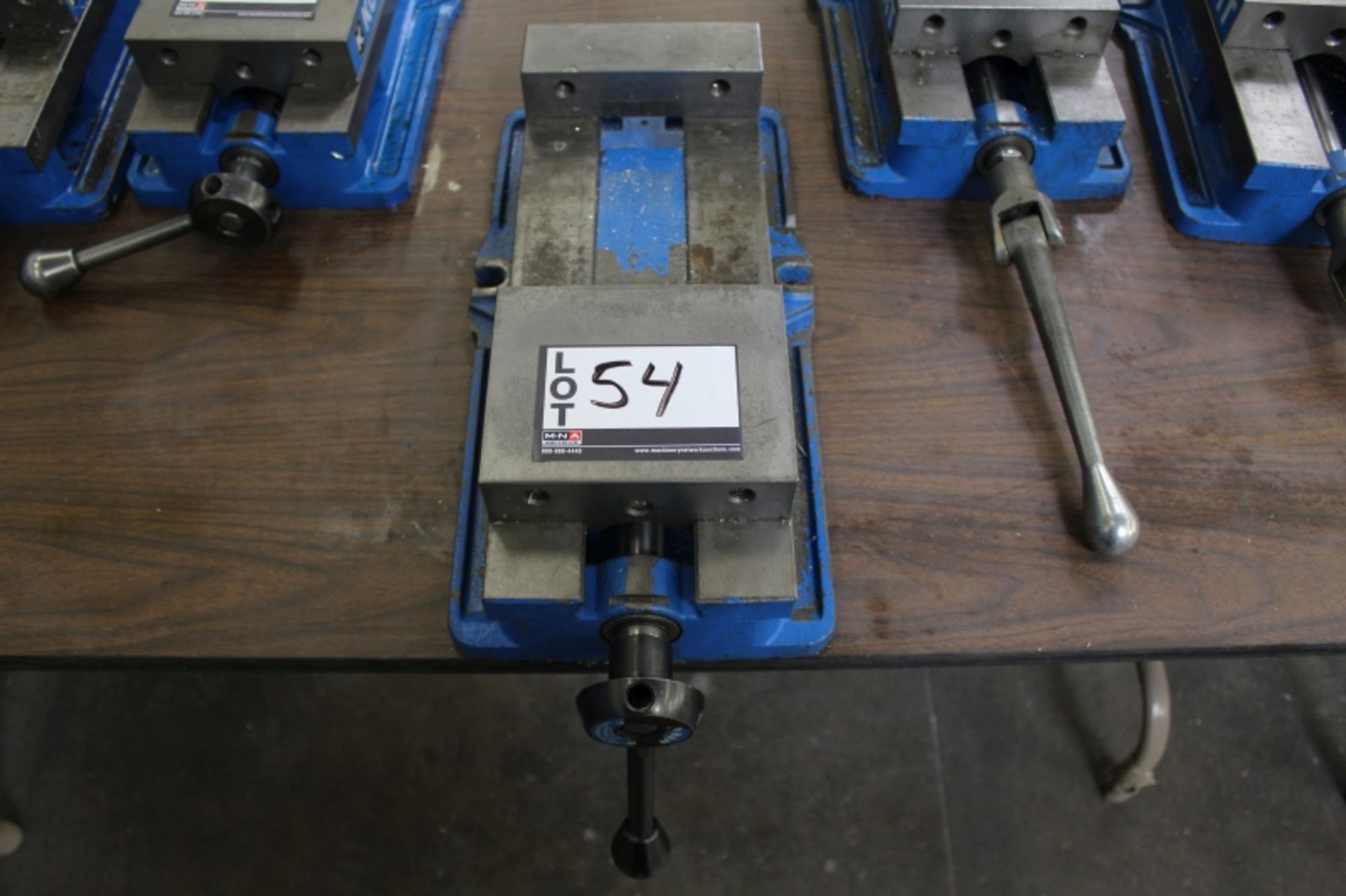 Kurt 6'' D-675 Mill Vise S/N 163709