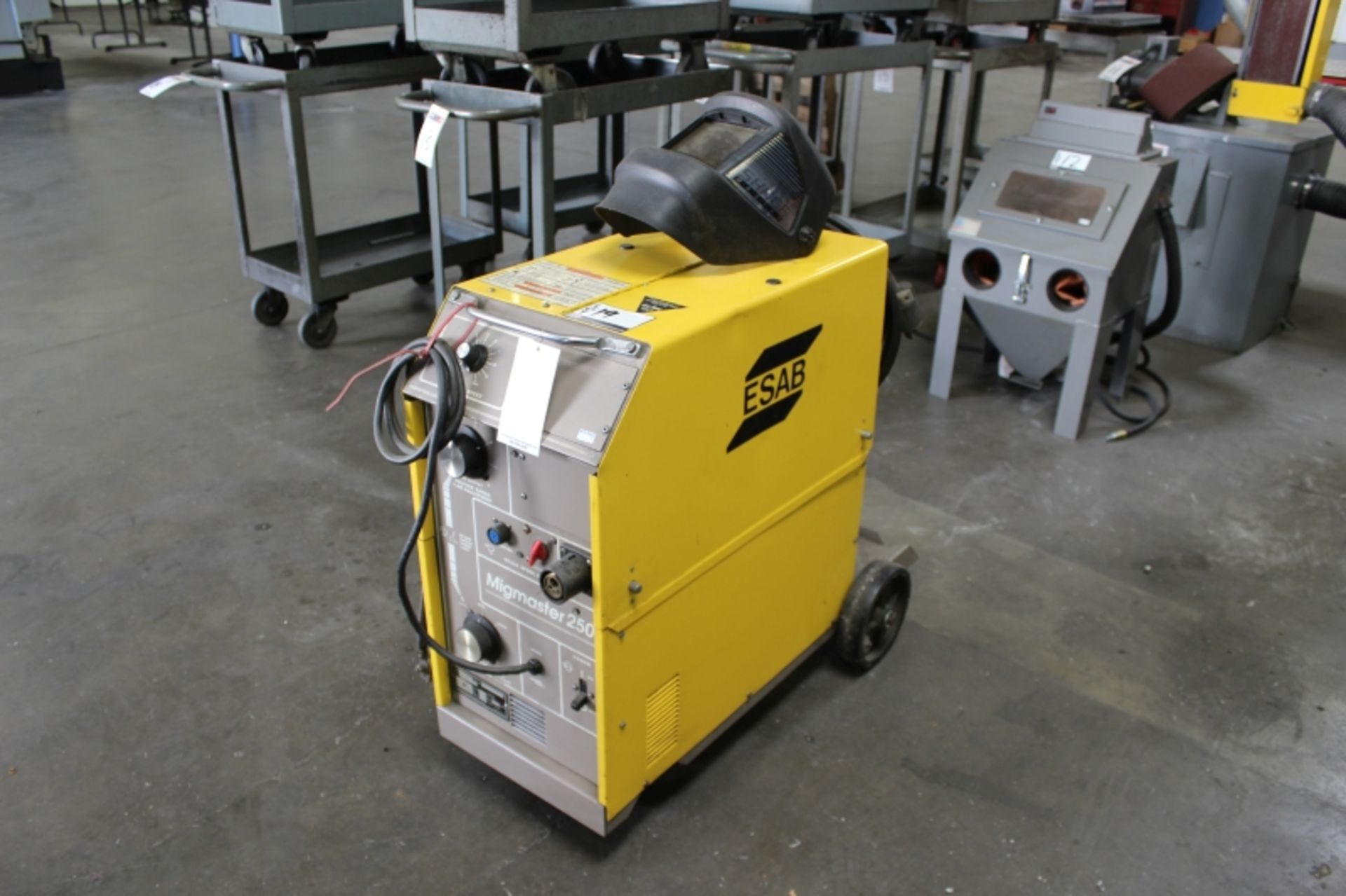 Esab Migmaster 250 Mig Welder S/N Ma-I630038 - Image 2 of 5