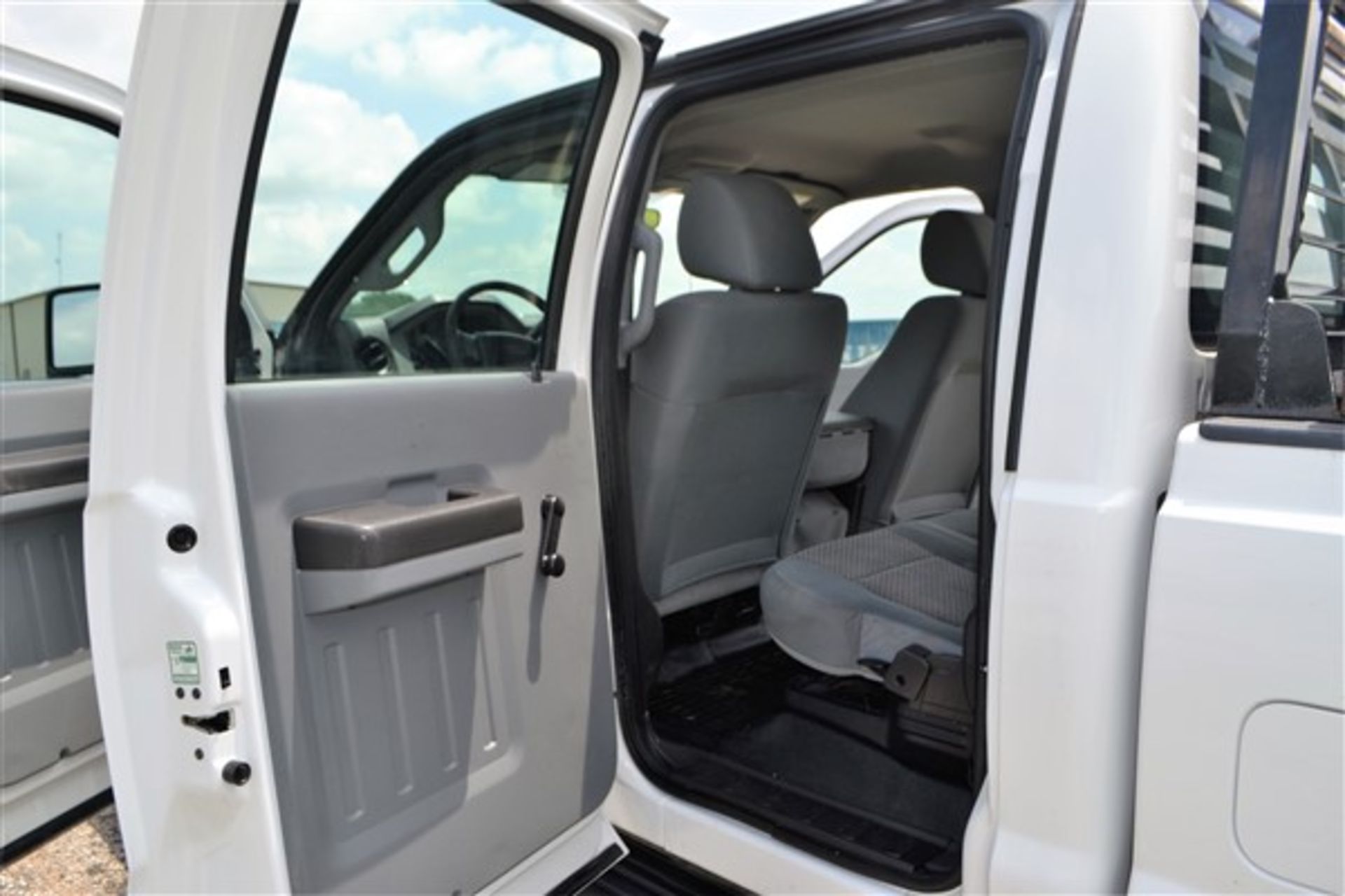 2011 Ford F250 - Image 6 of 19