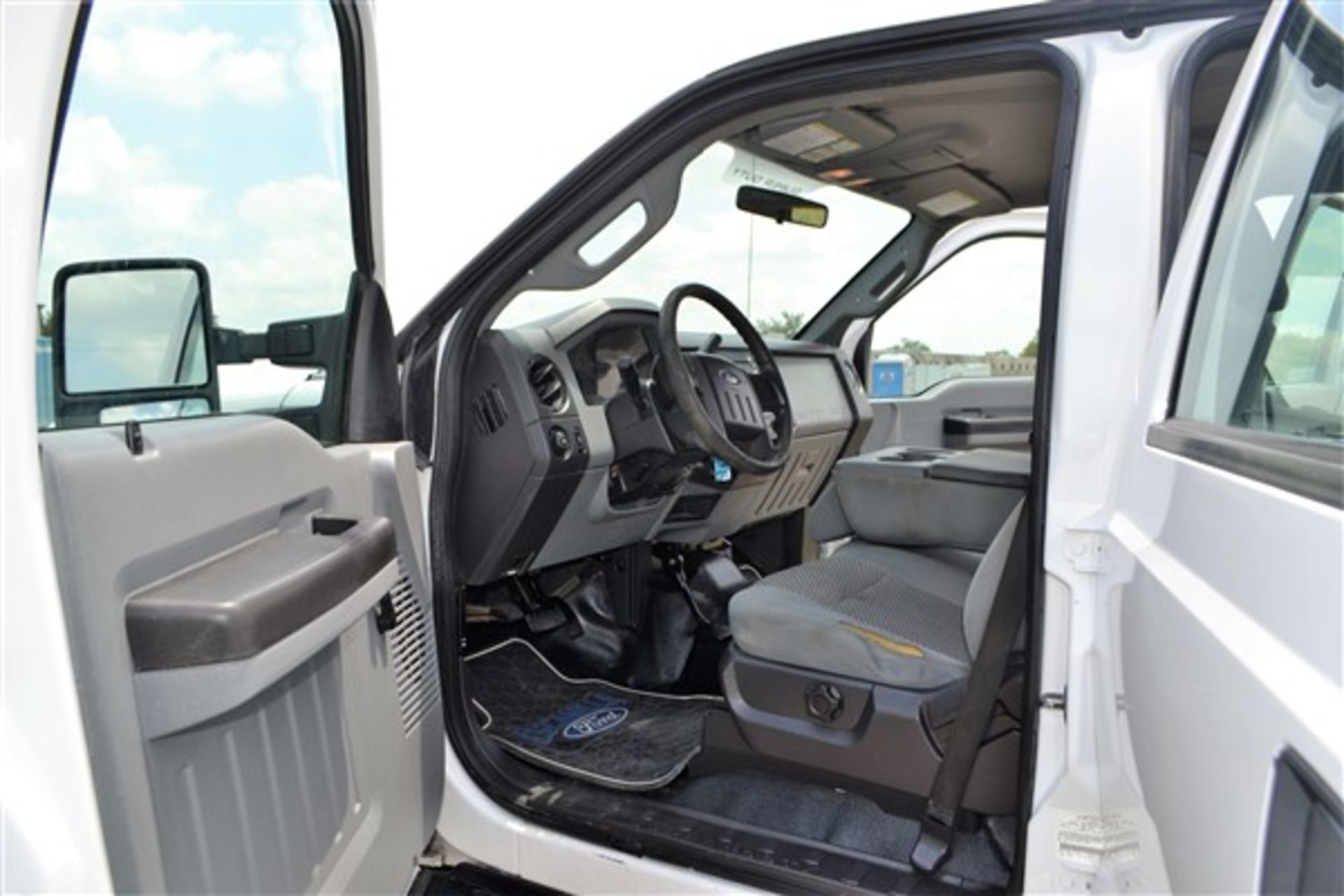 2011 Ford F250 - Image 5 of 19