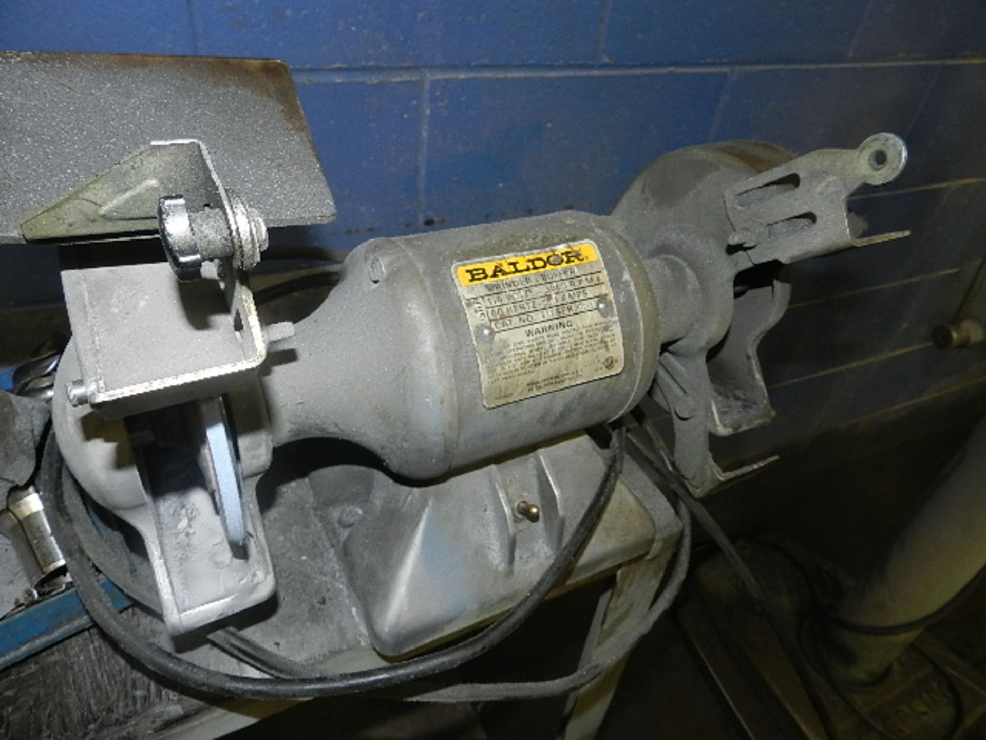 BALDOR GRINDER/BUFFER, 115 VOLT, 1/3 HP, INCLUDES SMALL STAND (A) - Image 2 of 3