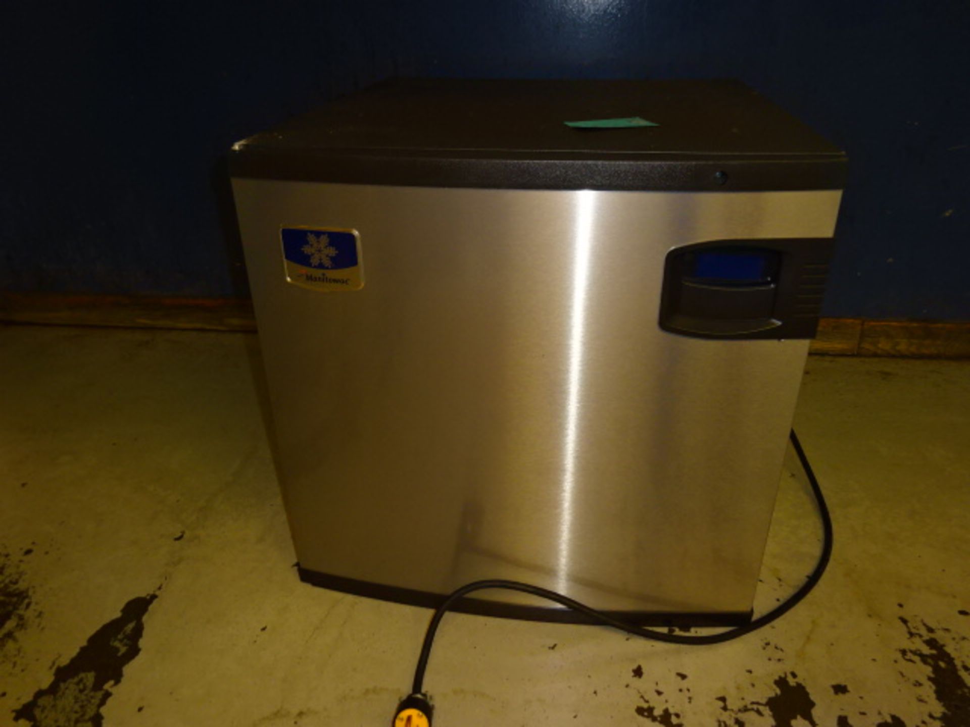 MANITOWOC ICE MAKER, MODEL IY0324A-161, 120 VOLT, S/N 1101193283 - Image 2 of 3