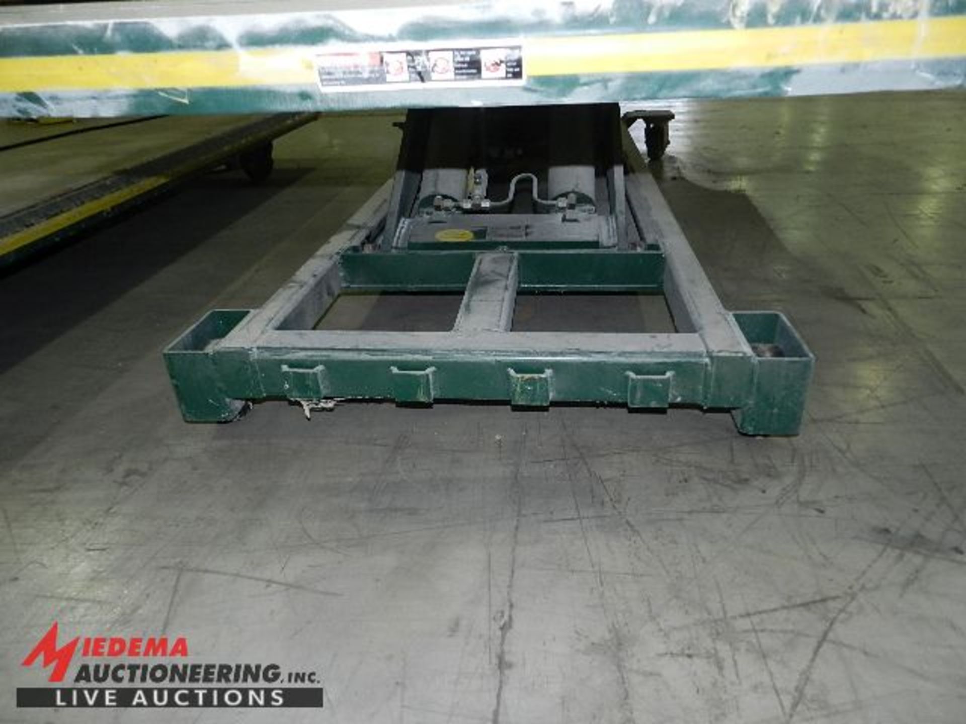 SOUTHWORTH PRODUCTS DLS4-36 ELECTRIC LIFT TABLE, 8' LENGTH X 4' WIDE WITH 4000 LB CAPACITY WITH FOOT - Image 3 of 3
