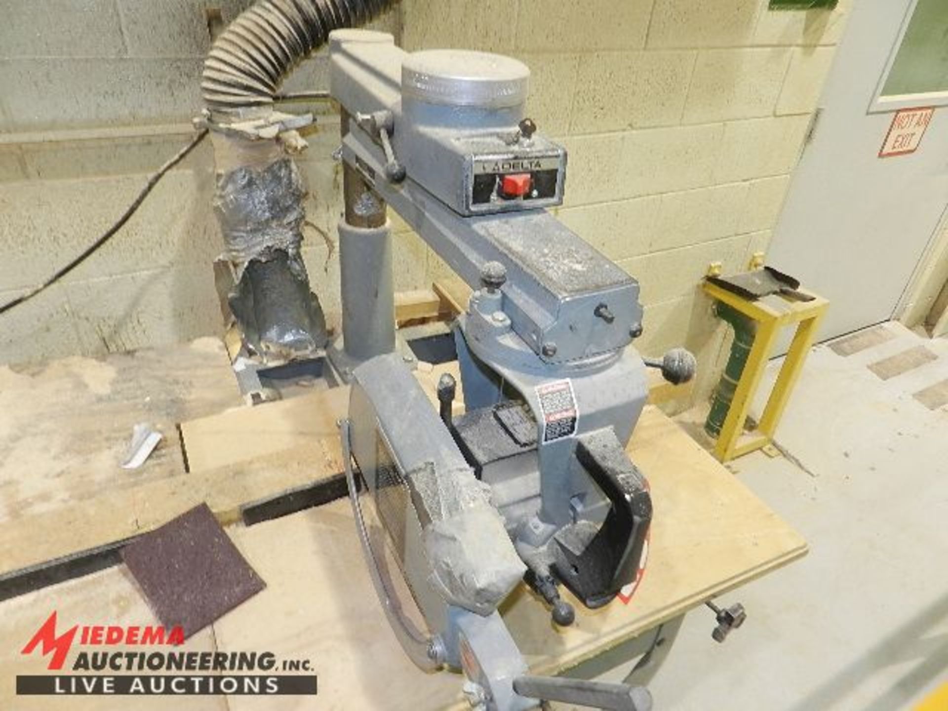 DELTA 438-02-314-2067 10" RADIAL ARM SAW, 2 HP, 230 VOLT, SINGLE PHASE, INCLUDES STAND AND WOOD - Image 3 of 4