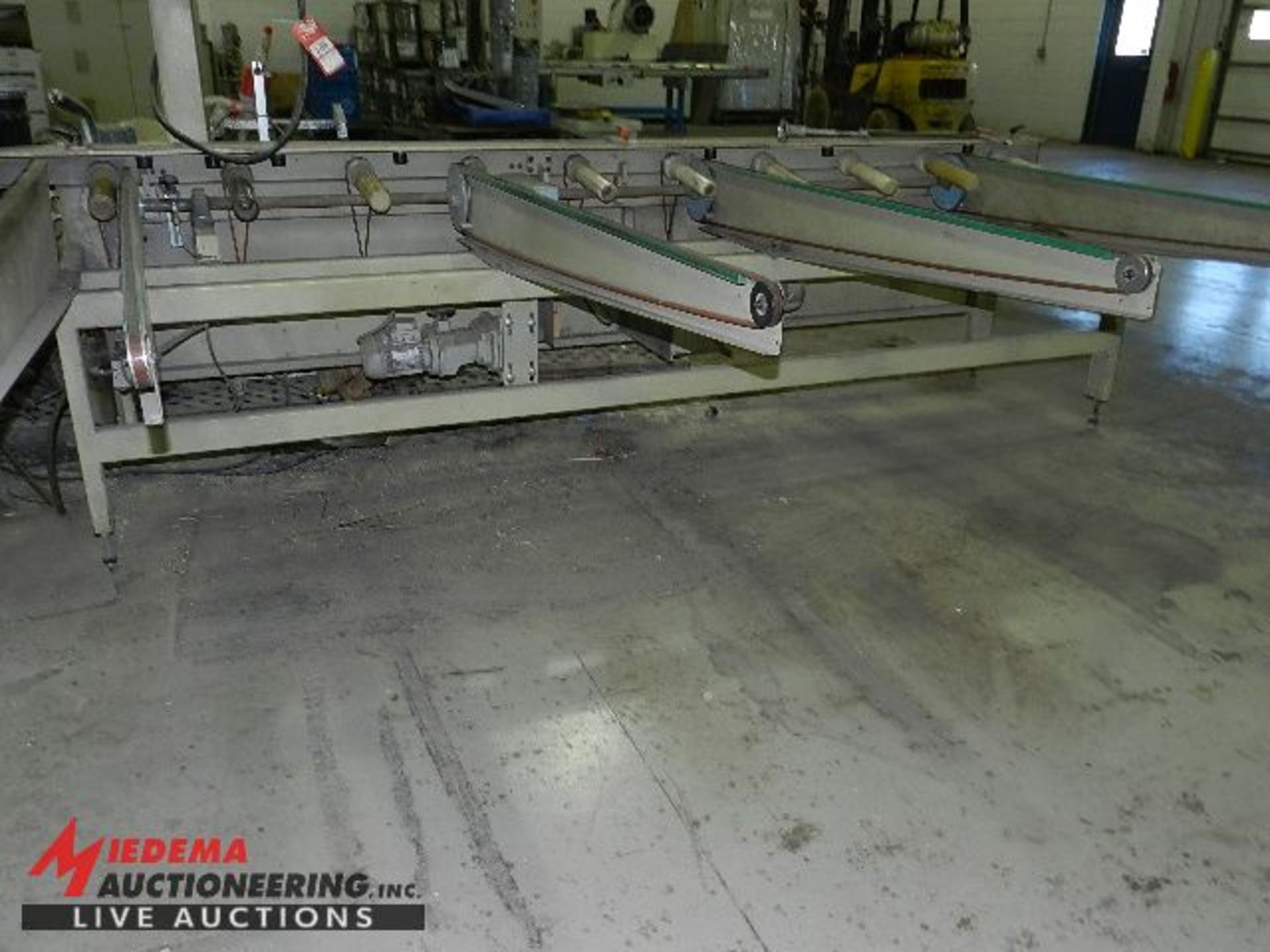 MAKOR C8 END FEED 10' TABLE, STACKER TABLE, 69" ARMS, APPROX 10' LENGTH - Image 4 of 4