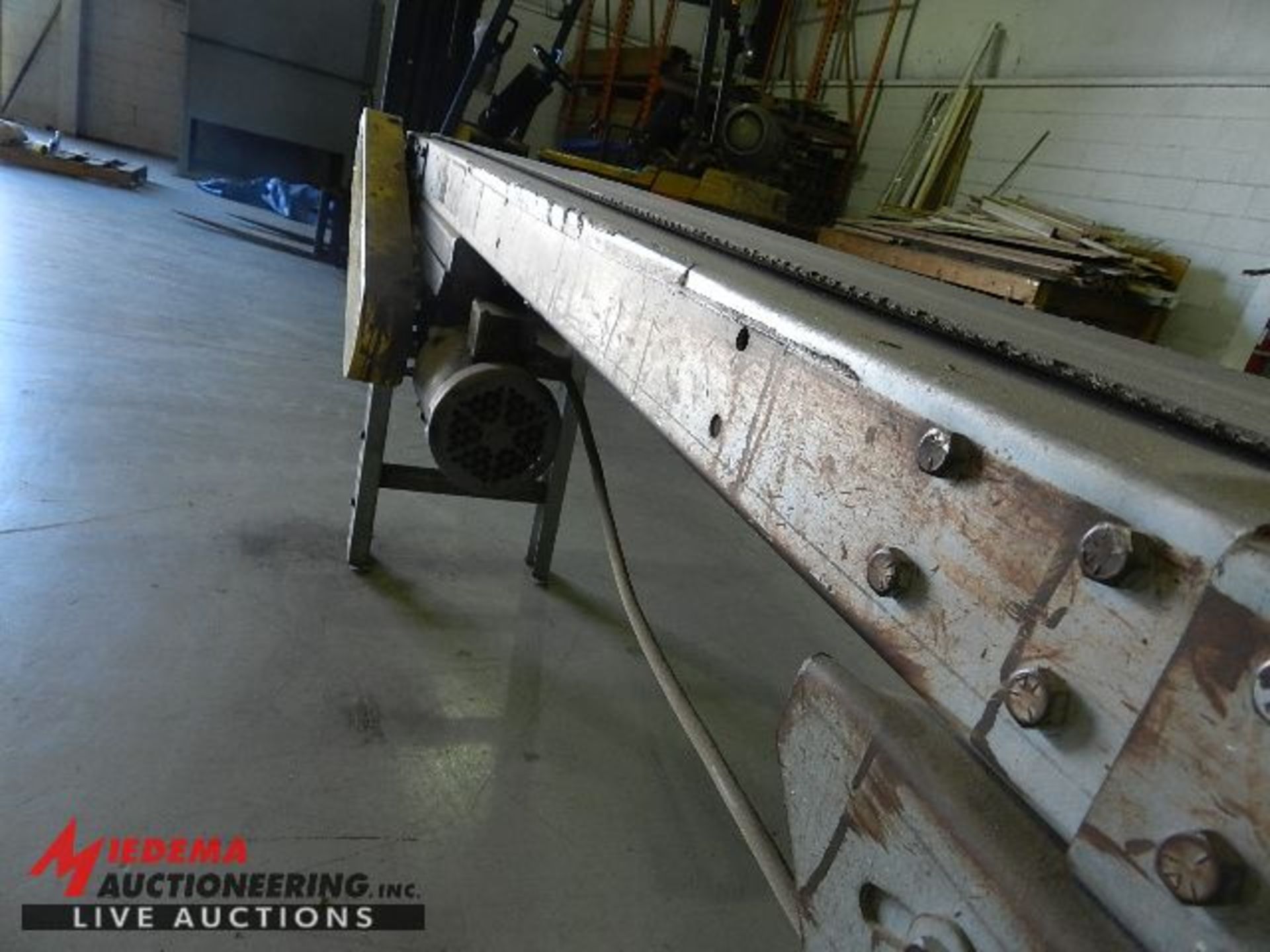 POWERED CONVEYOR TABLE WITH 12" RUBBER BELT, APPROX 12' LONG - Image 2 of 3