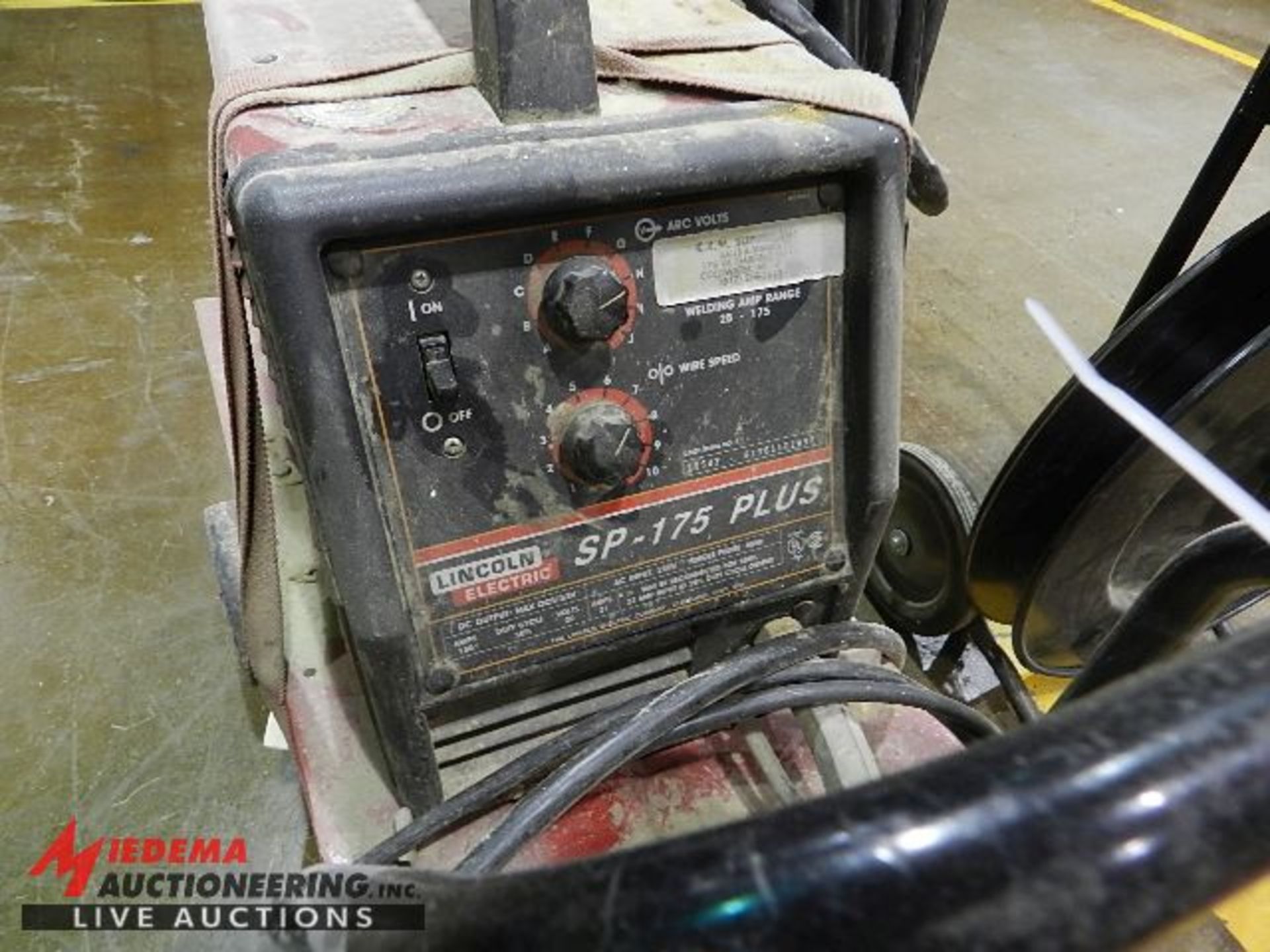 LINCOLN ELECTRIC SP-175+ WIRE FEED WELDER, INCLUDES ROLLING STAND, COMPRESSED GAS TANK, HELMET AND - Image 2 of 3