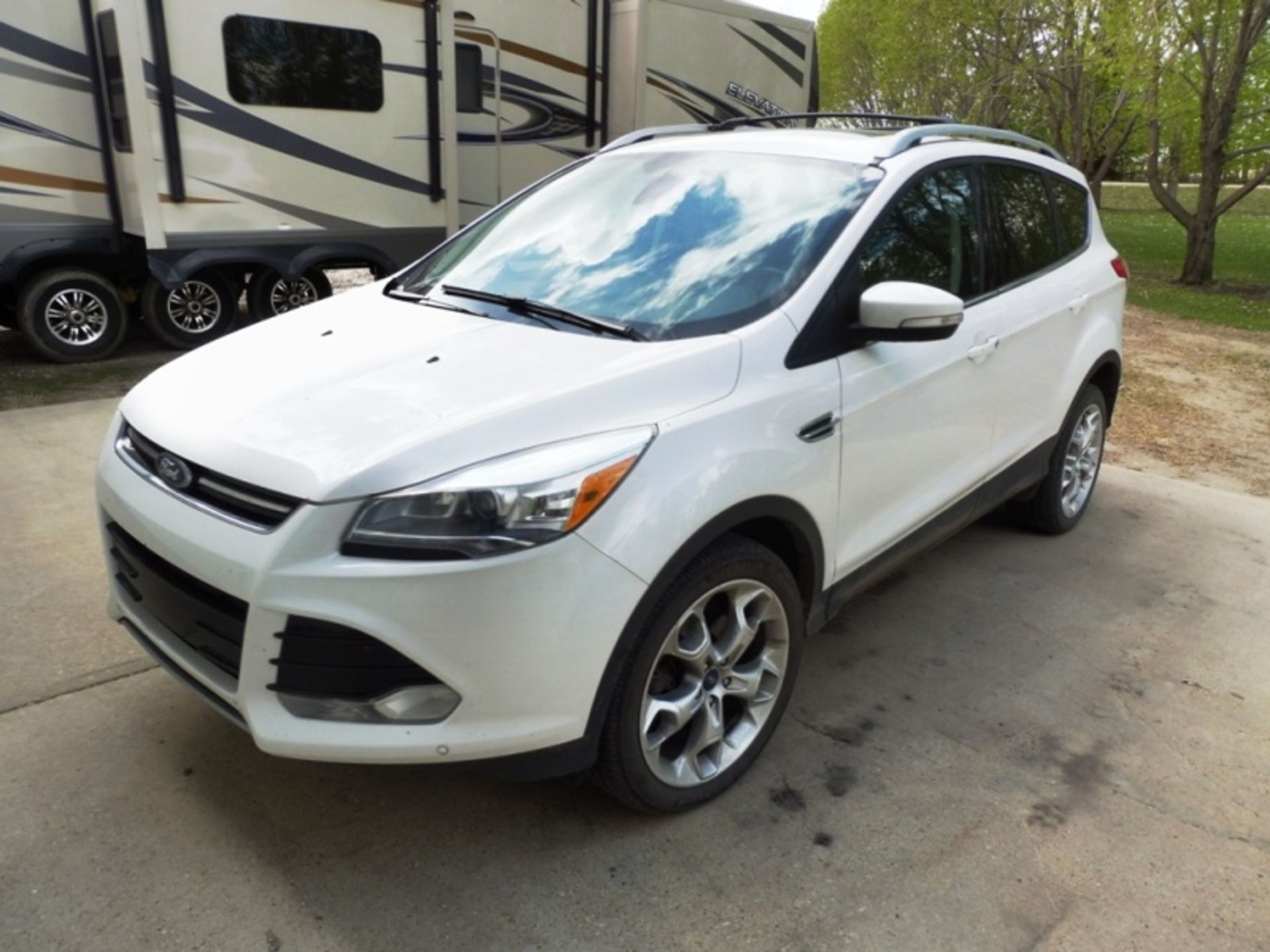 2013 Ford ESCAPE TITANIUM SUV