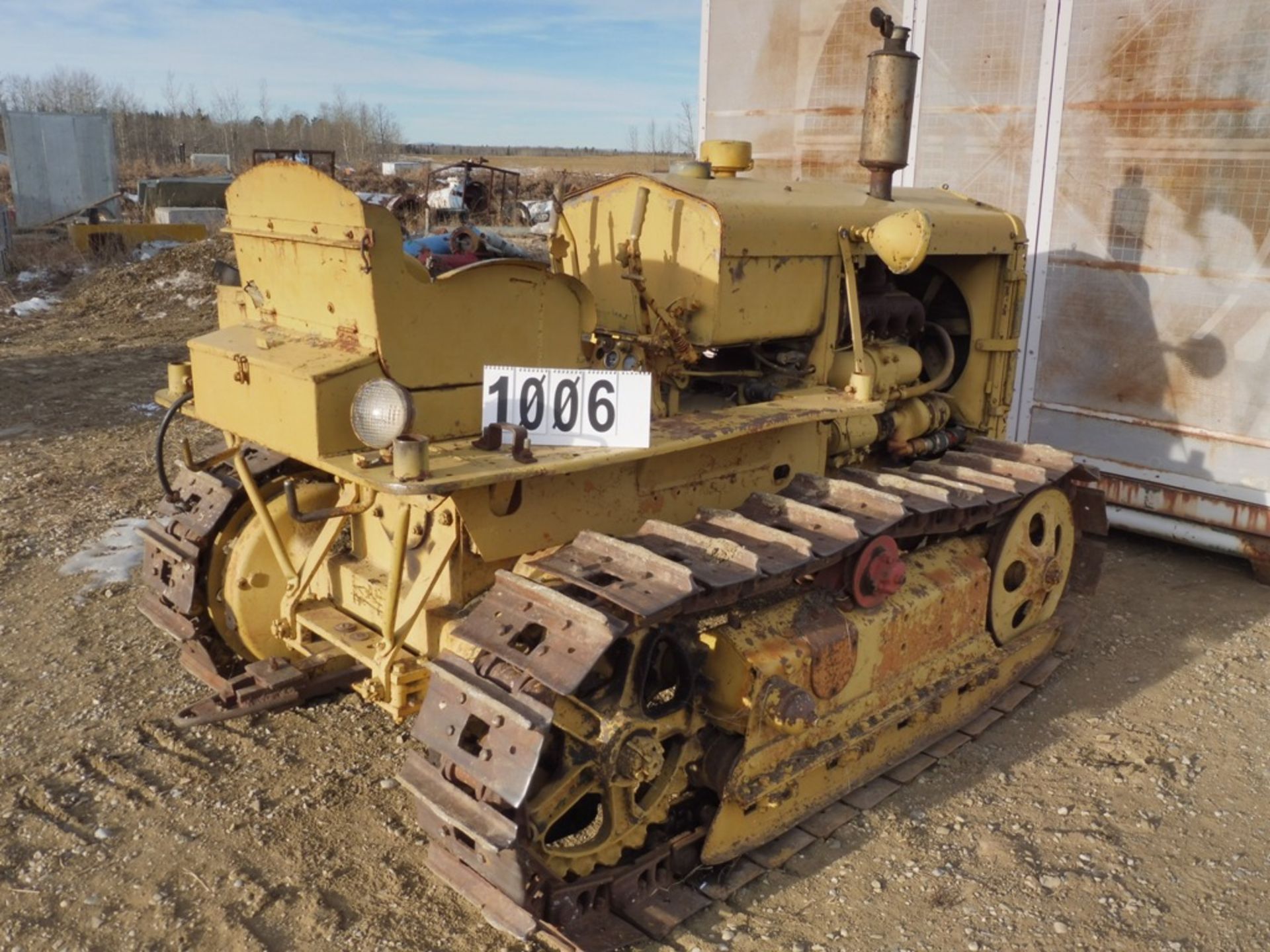 OLIVER CLETRAC CRAWLER TRACTOR S/N L816332 - Image 2 of 2