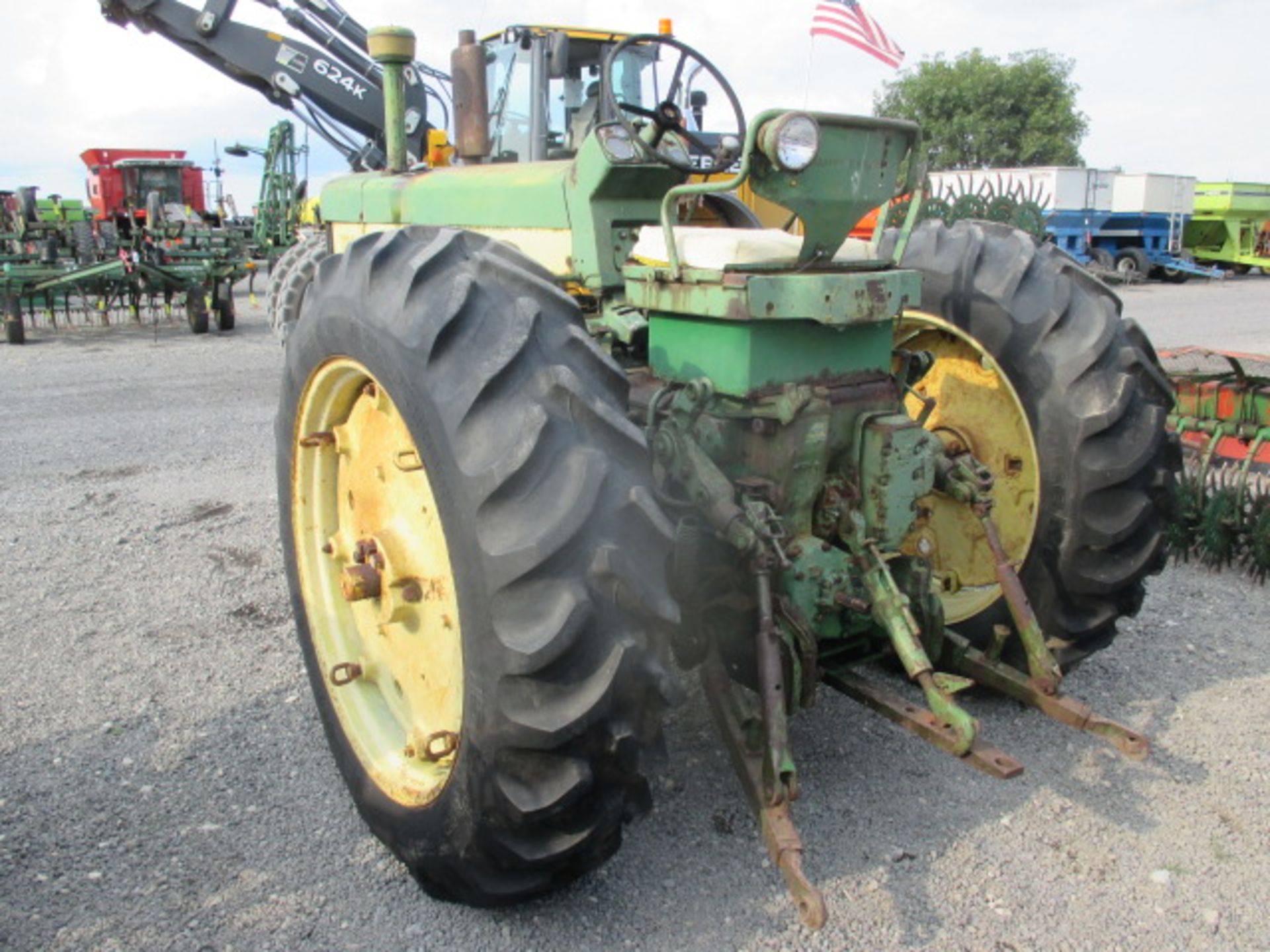 JD 730 TRACTOR #7325691 '58 2 CYL 6-16 15.5-38 3PT 540 PTO DIESEL MOTOR IS STUCK POWER STEERING - Image 7 of 9