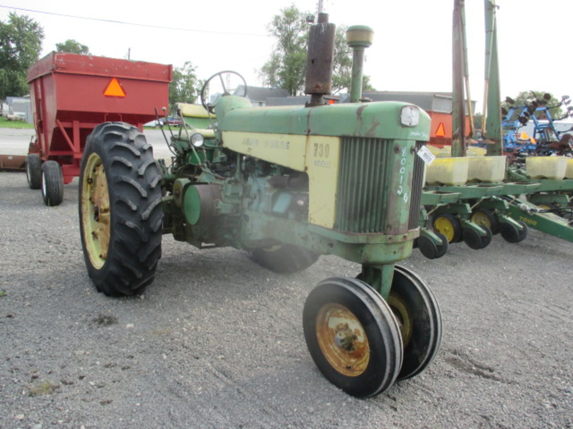 JD 730 TRACTOR #7325691 '58 2 CYL 6-16 15.5-38 3PT 540 PTO DIESEL MOTOR IS STUCK POWER STEERING - Image 3 of 9