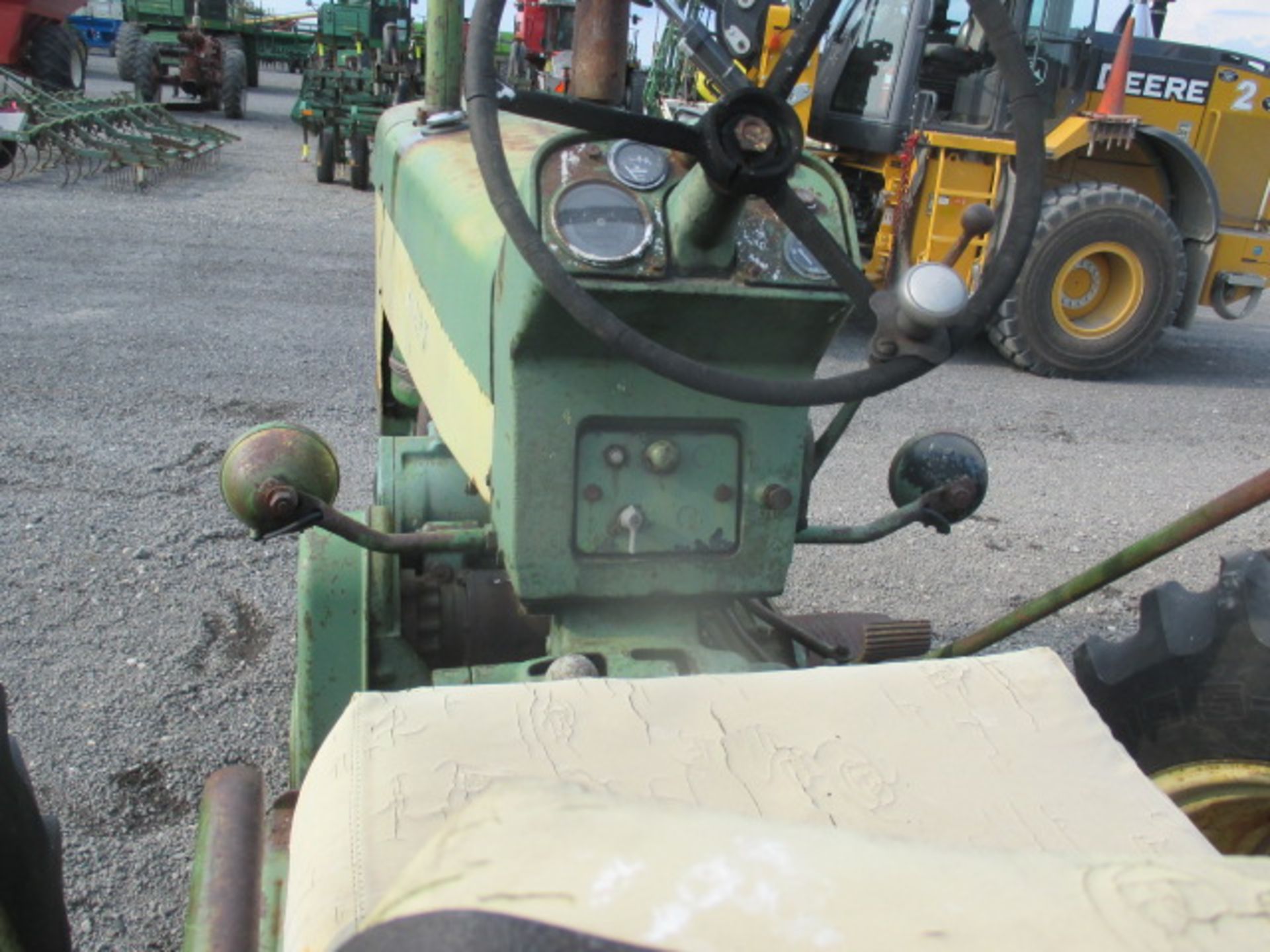 JD 730 TRACTOR #7325691 '58 2 CYL 6-16 15.5-38 3PT 540 PTO DIESEL MOTOR IS STUCK POWER STEERING - Image 8 of 9