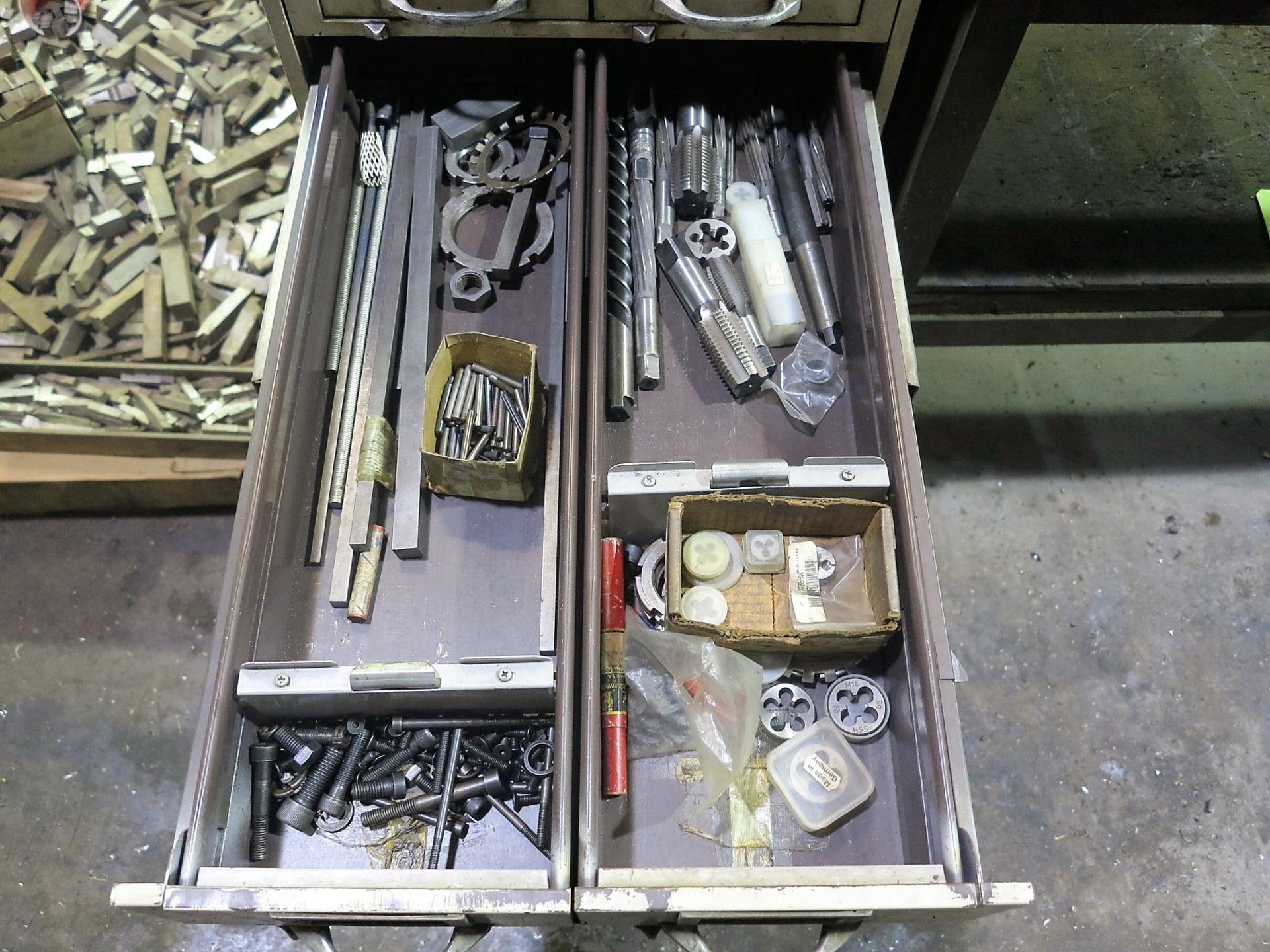 12 DRAWER PARTS CABINET W/ ENDMILLS, ALLENS, TAPS-DIES, AND RELATED ITEMS - Image 5 of 8