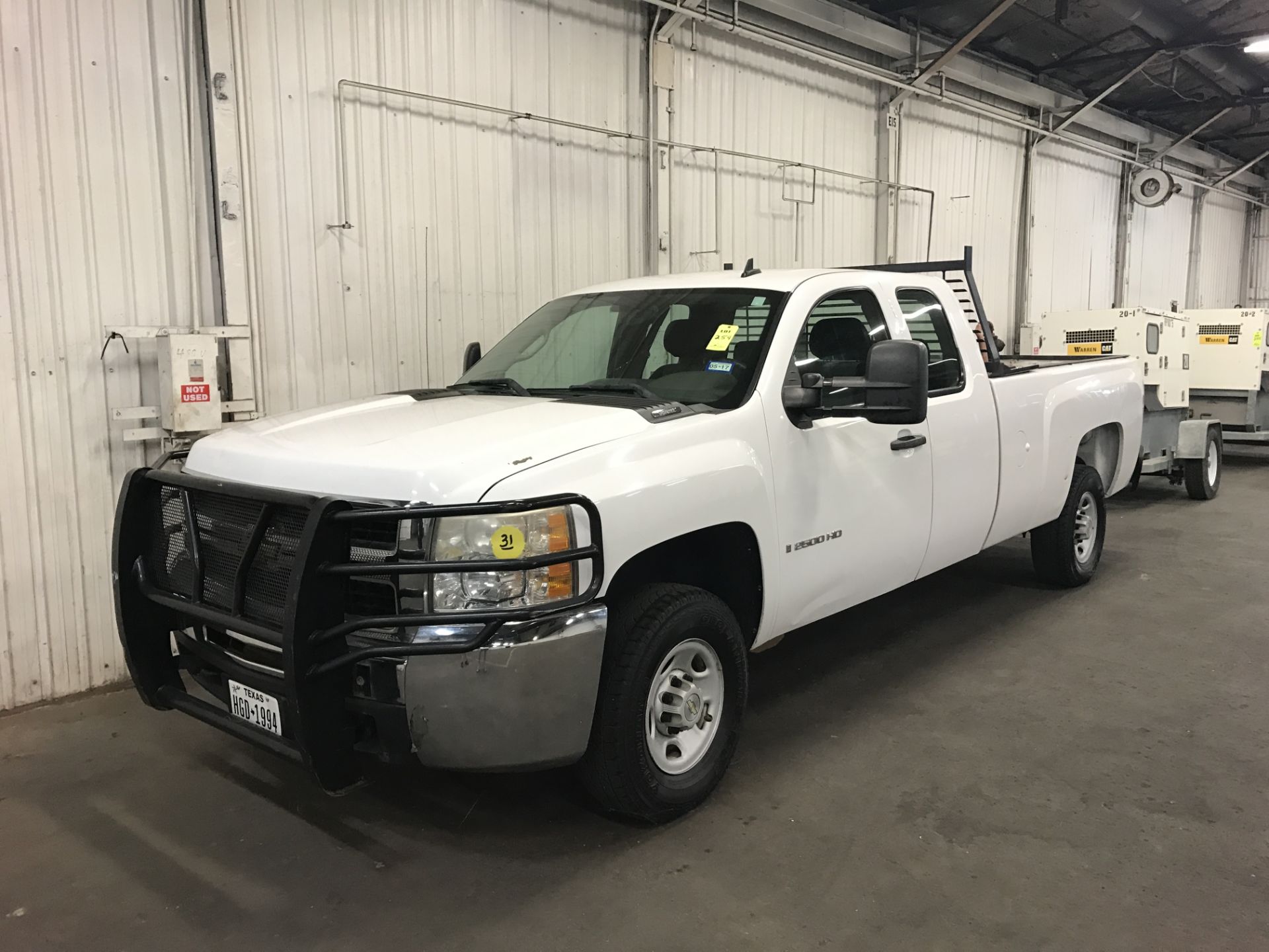 2008 CHEVY 2500 HD, GAS ENGINE, EXTRA CAB, LONG BED, FUEL TANK IN BED
