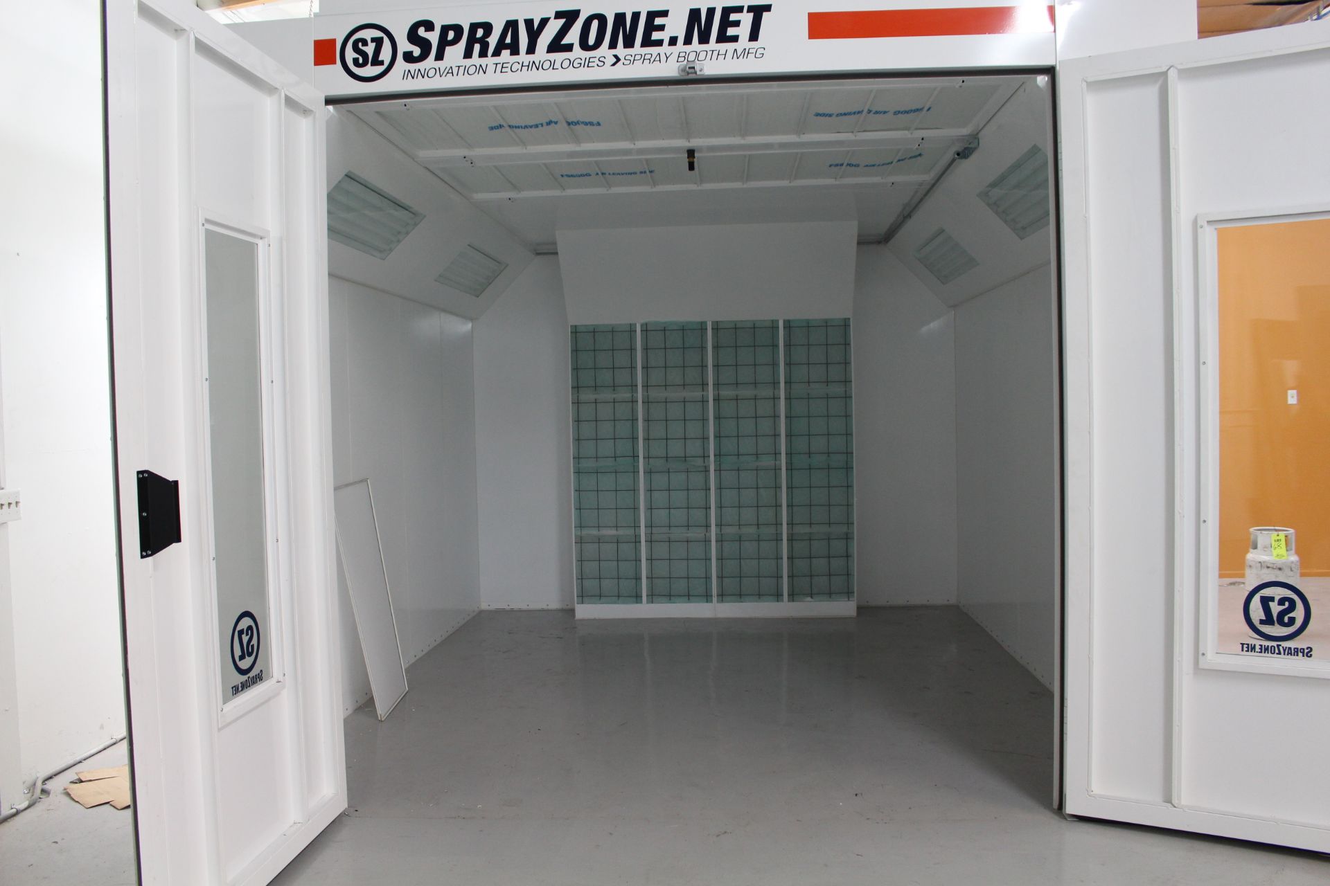 SPRAY ZONE PAINT SPRAY BOOTH, BRAND NEW, 169" LONG X 143" WIDE INSIDE DIMENSION - Image 5 of 15