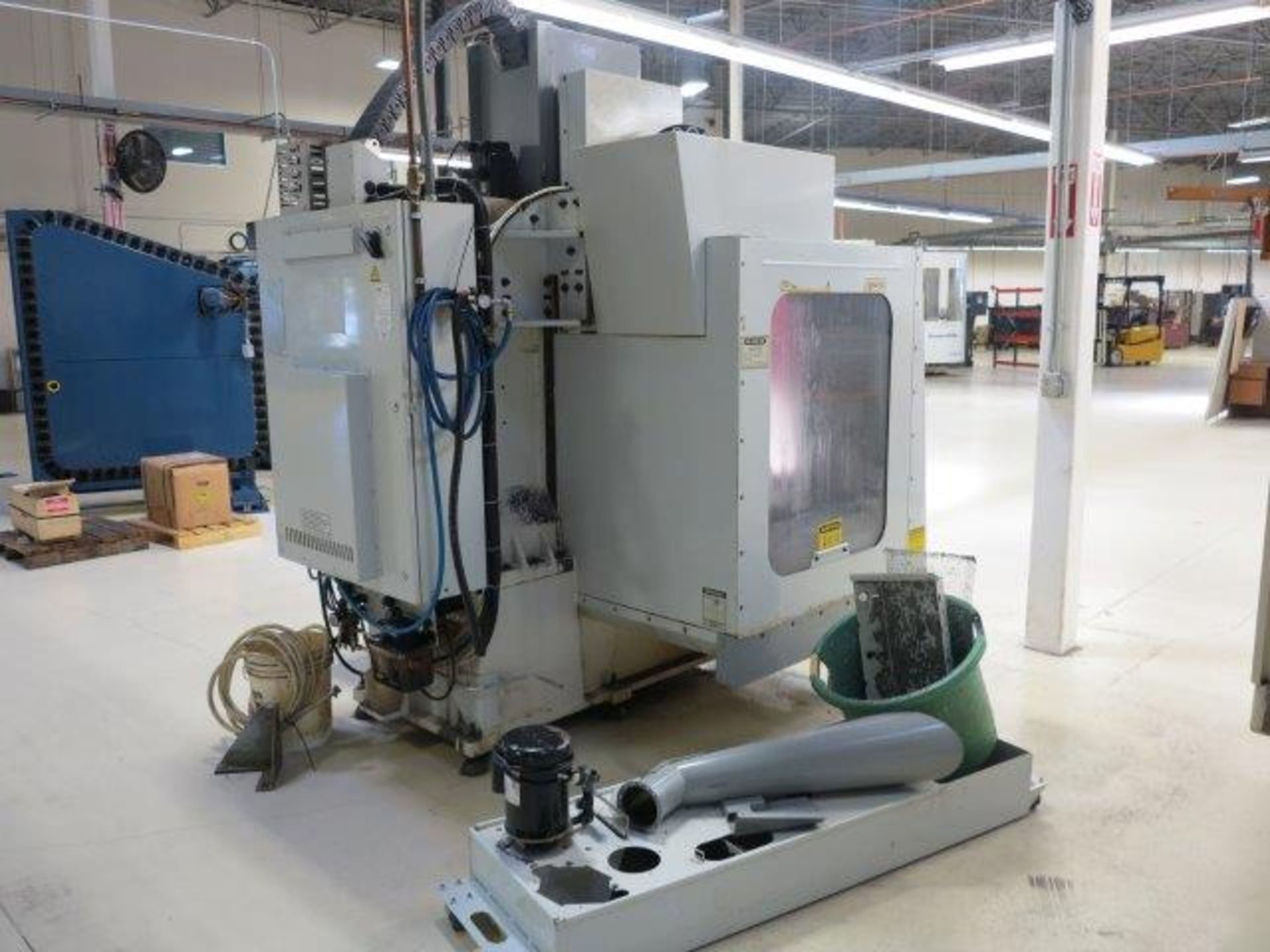2001 HAAS VF-2, TRAVELS: 30" X 16" X 20", 7500 RPM SPINDLE, CAT 40 TAPER, 20 STATION ATC, 15 HP, - Image 4 of 6