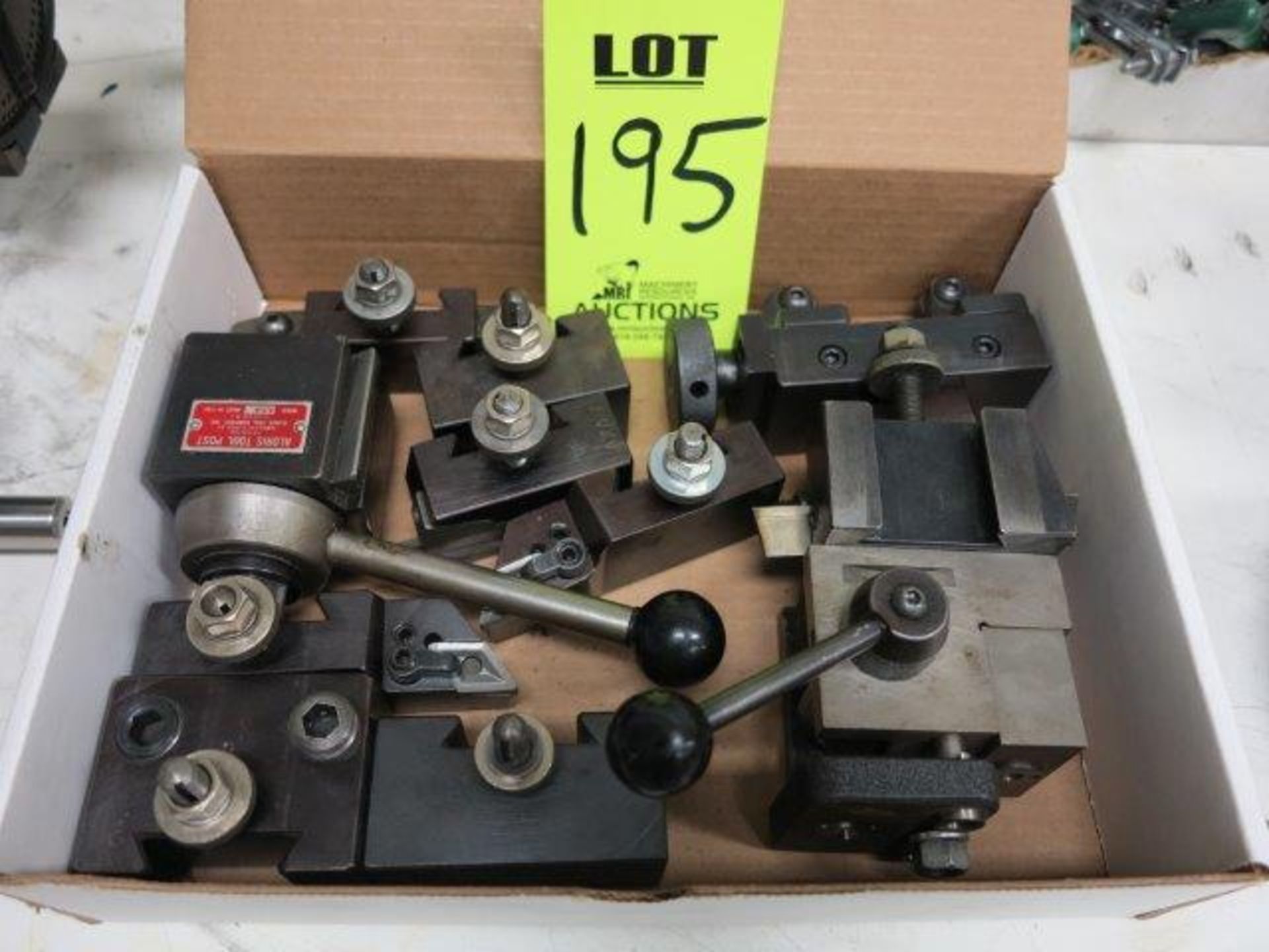 LOT OF LATHE TOOL HOLDERS