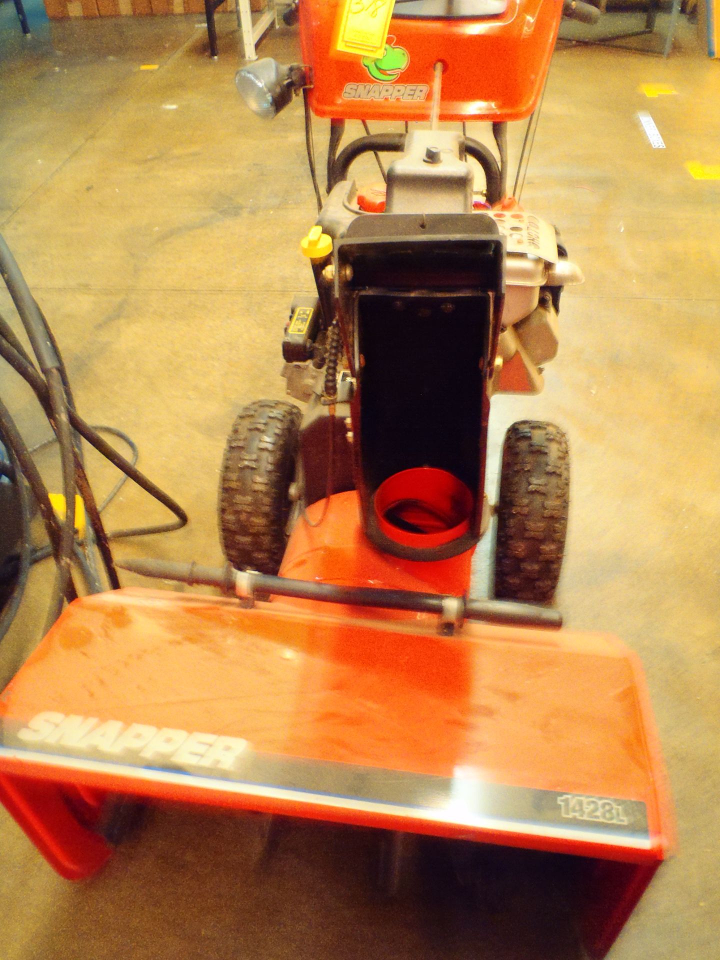 SNAPPER 28'' SNOW BLOWER, MODEL 1428L, W/ BRIGGS & STRATTON 13.5-HP GASOLINE ENGINE, 6-SPEED, - Image 3 of 3