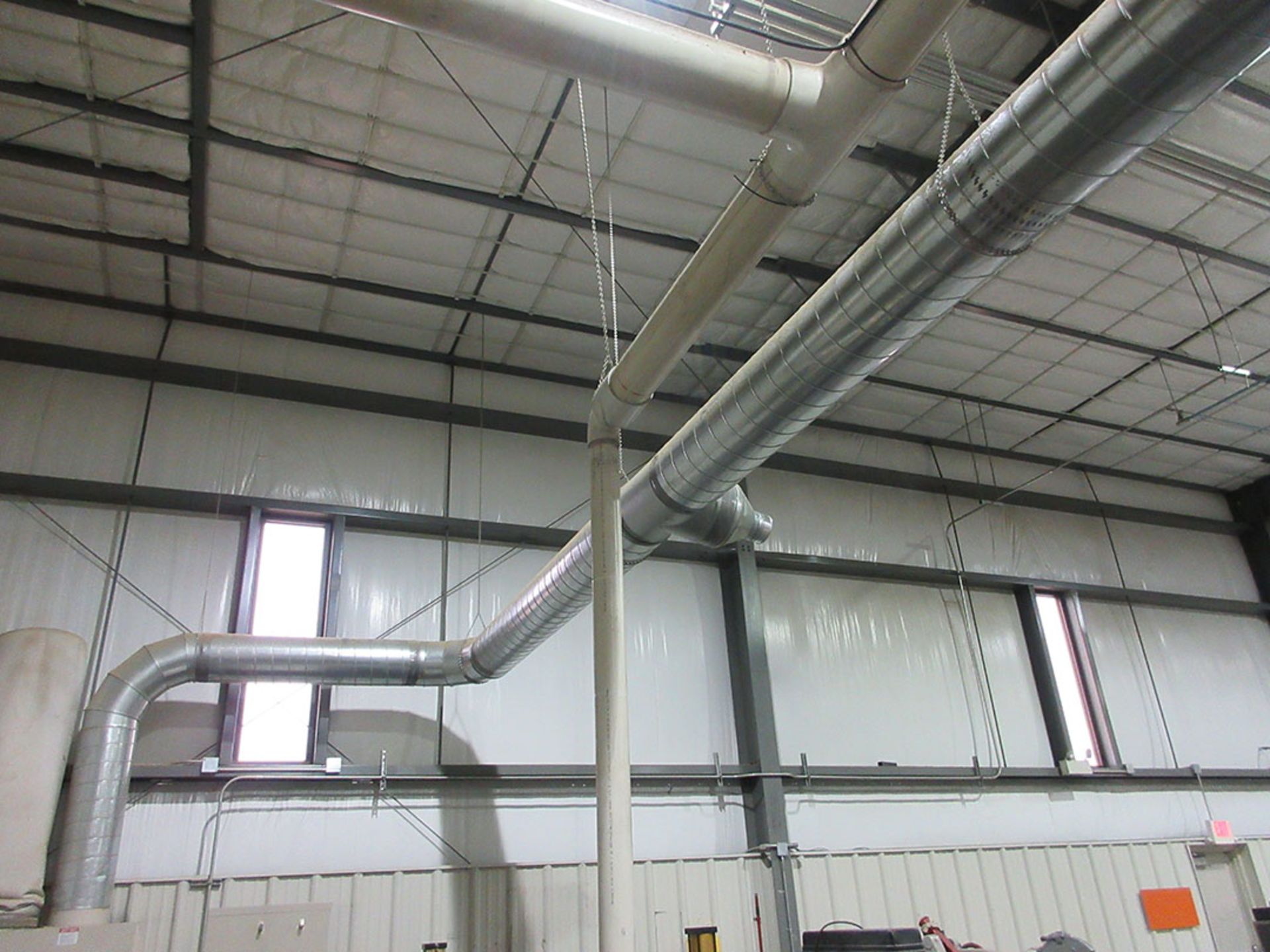 DUST TECHNOLOGY 4-BAG DUST COLLECTOR & DUCTING (DOES NOT INCLUDE MACHINE DROPS) ***PLUS RIGGING - Image 2 of 3
