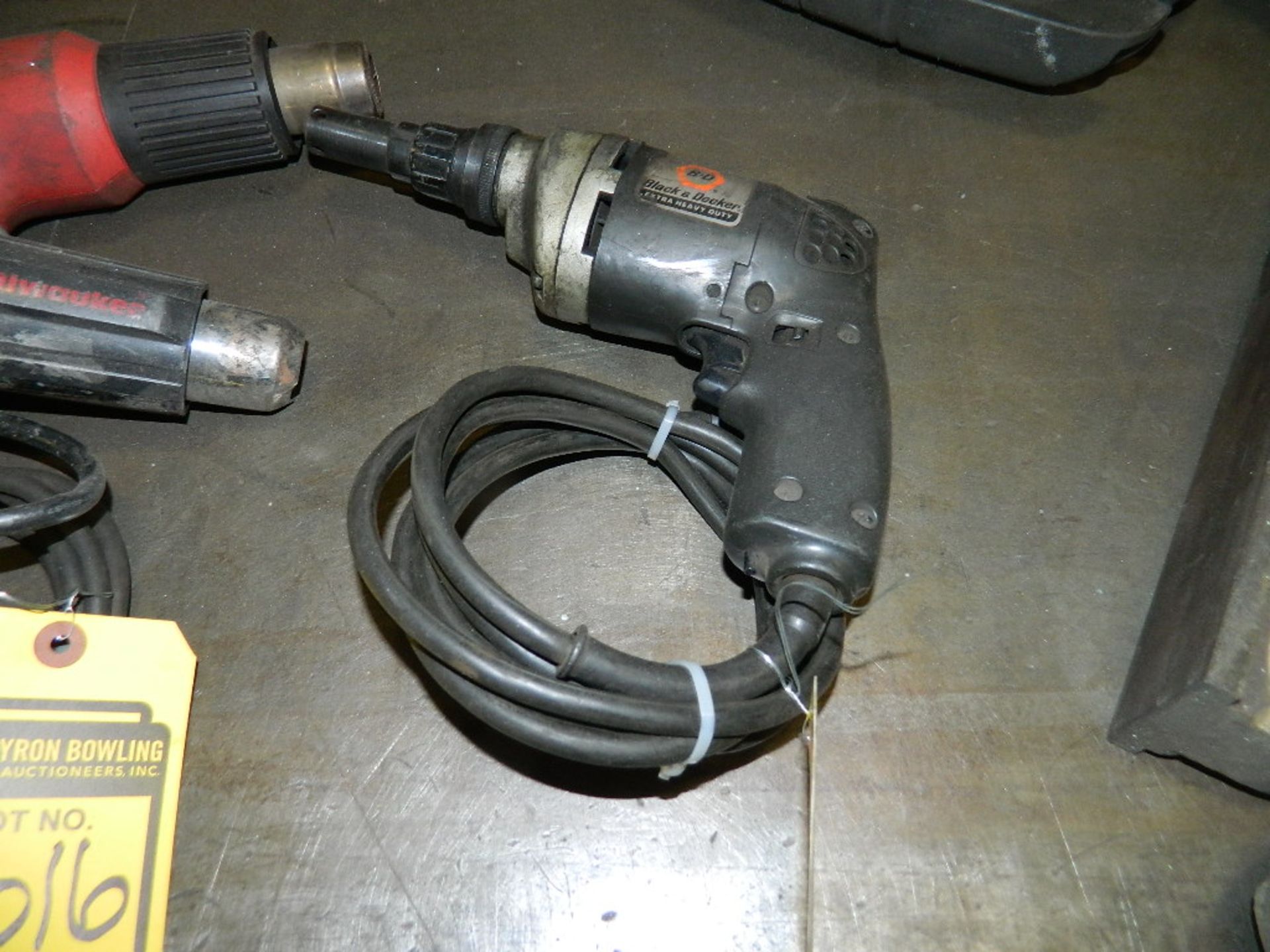 BLACK & DECKER ELECTRIC DRILL