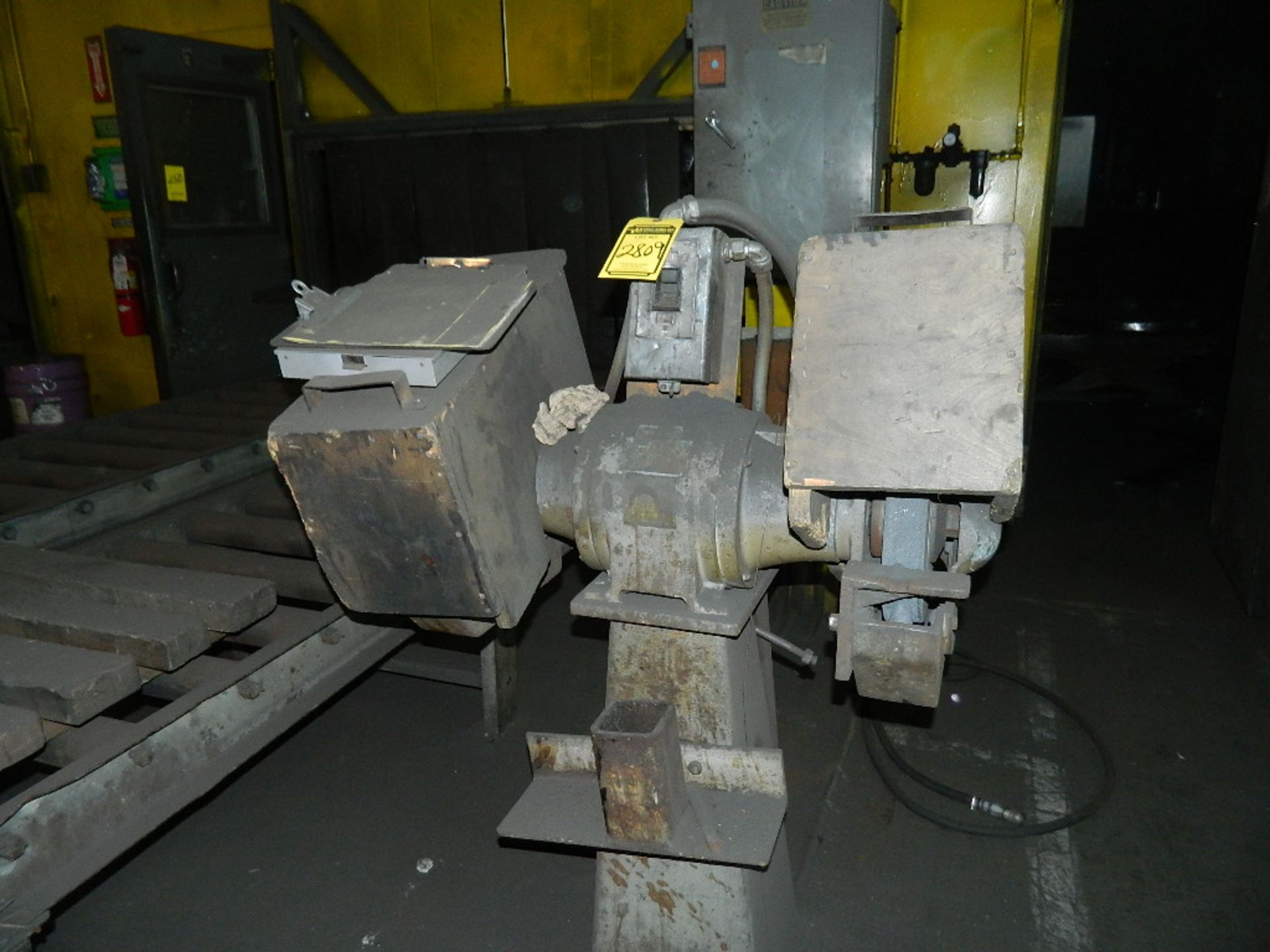 FLOOR MOUNTED DOUBLE END GRINDER