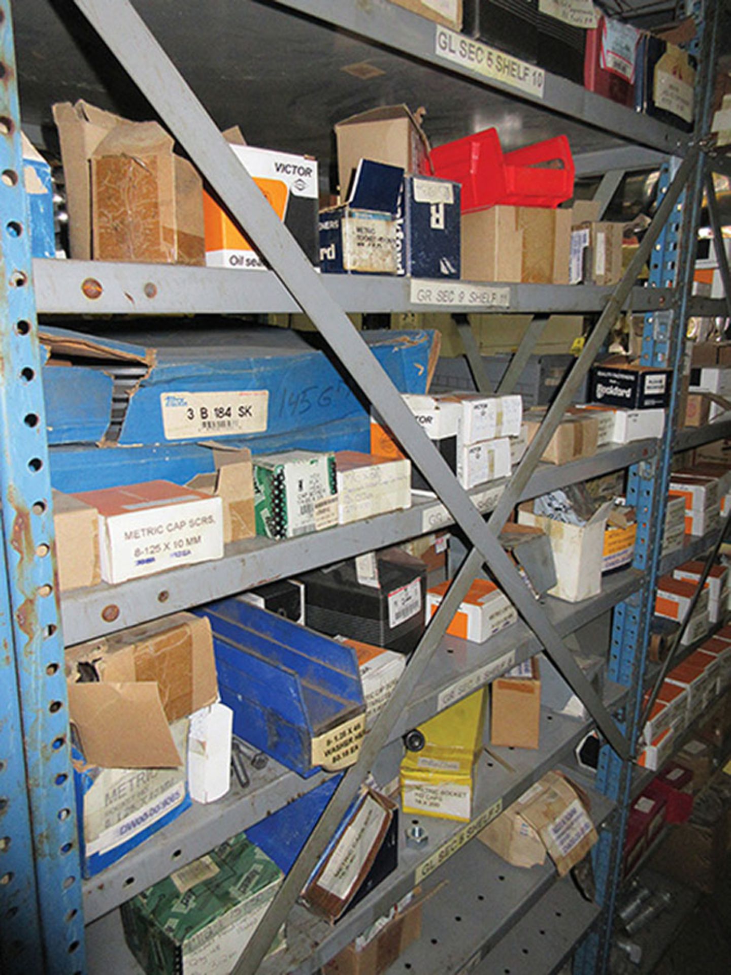 CONTENTS OF (1) SIDE, (4) SECTIONS OF SHELF UNIT: LARGE ASSORTMENT OF FLAT SOCKET HEAD CAP SCREWS; - Image 8 of 12