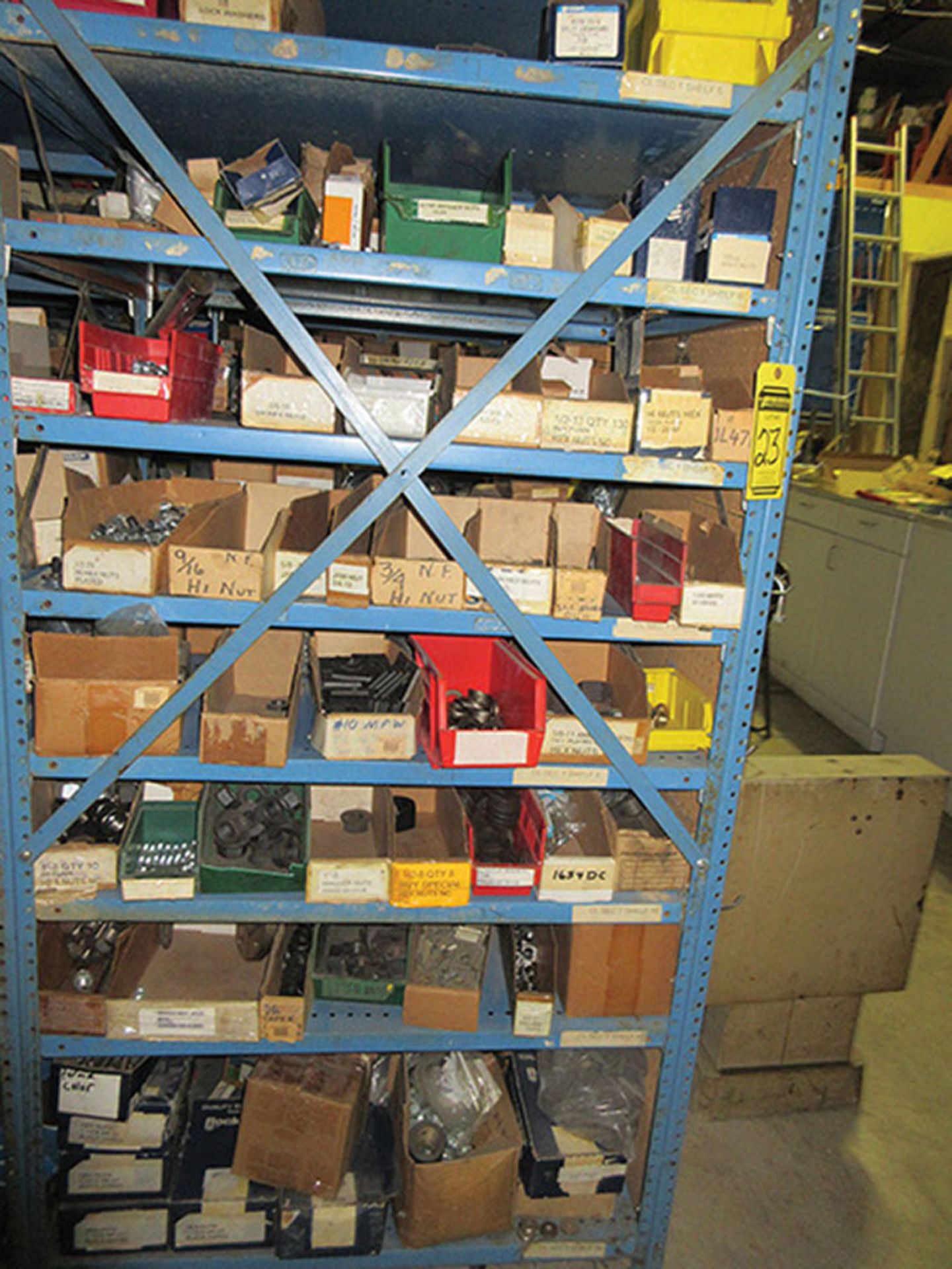 CONTENTS OF (1) SIDE OF (4) SECTIONS OF SHELF UNIT: BOLTS, WASHERS, NUTS, LOCK WASHERS, ETC. *** - Image 5 of 7