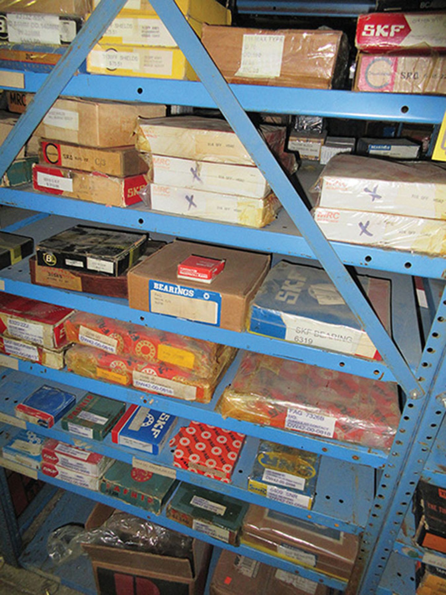 CONTENTS OF (1) SIDE OF (4) SECTIONS OF SHELF UNIT: LARGE QUANTITY OF BEARINGS (SNR, MRC, SKF, - Image 2 of 6